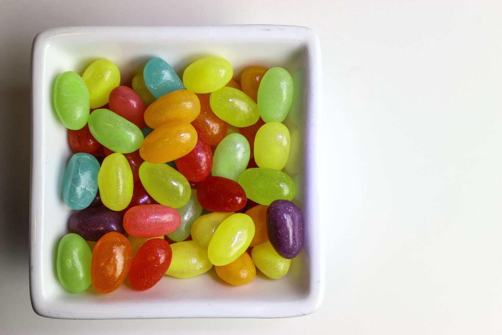 Canon EOS 600D (Rebel EOS T3i / EOS Kiss X5) sample photo. Food, jelly beans, multi-color photography