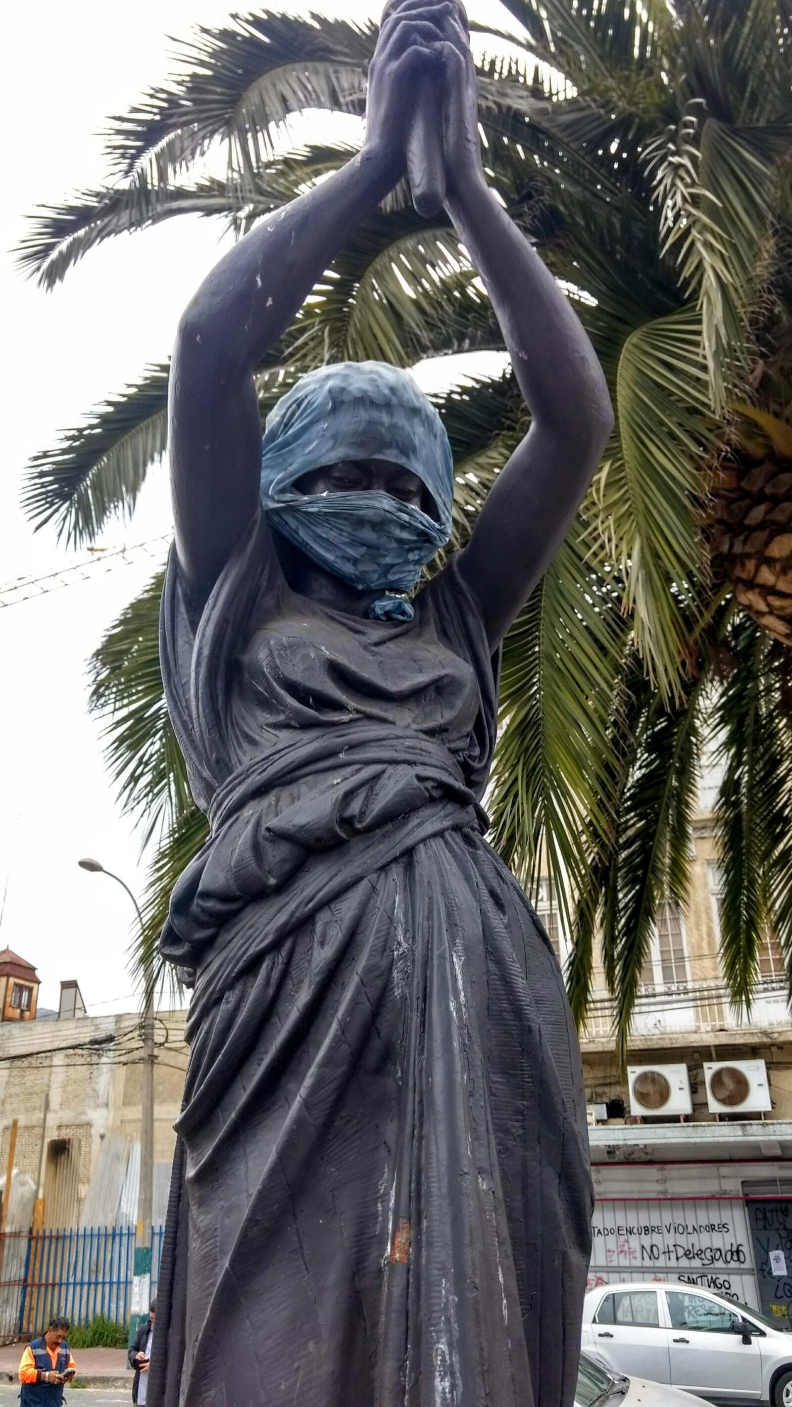 Motorola Moto G (4) sample photo. Escultura, encapuchada, valparaíso photography