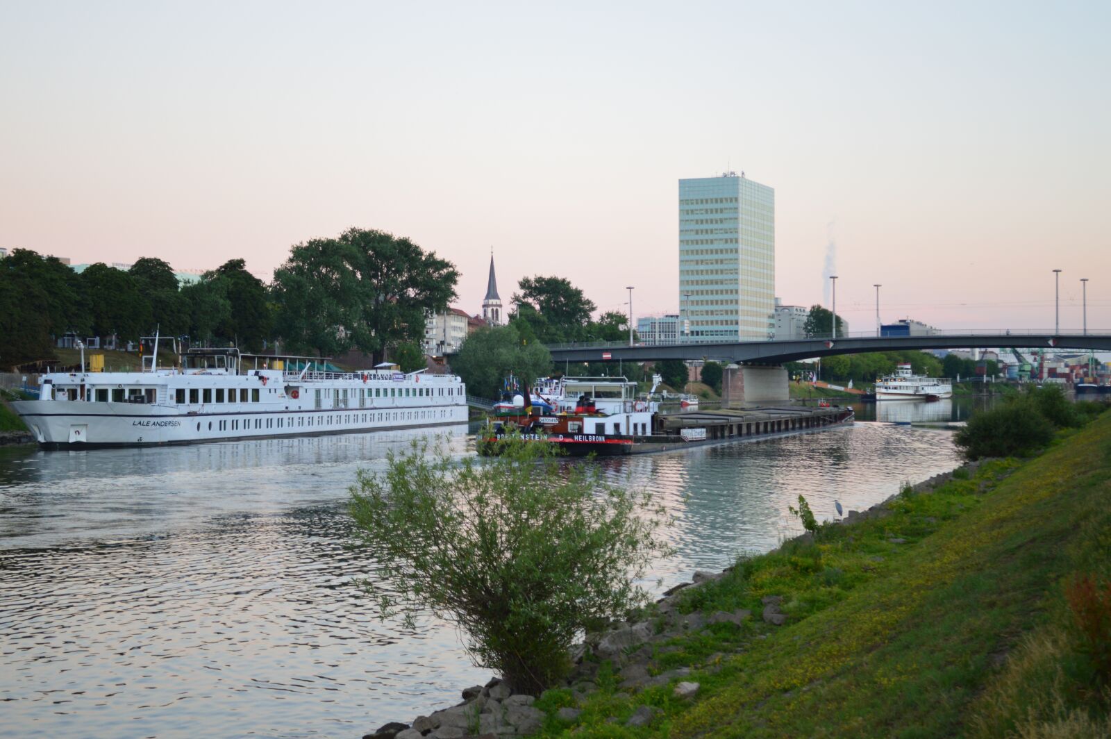 Nikon D3200 sample photo. Mannheim, neckar, bridge photography