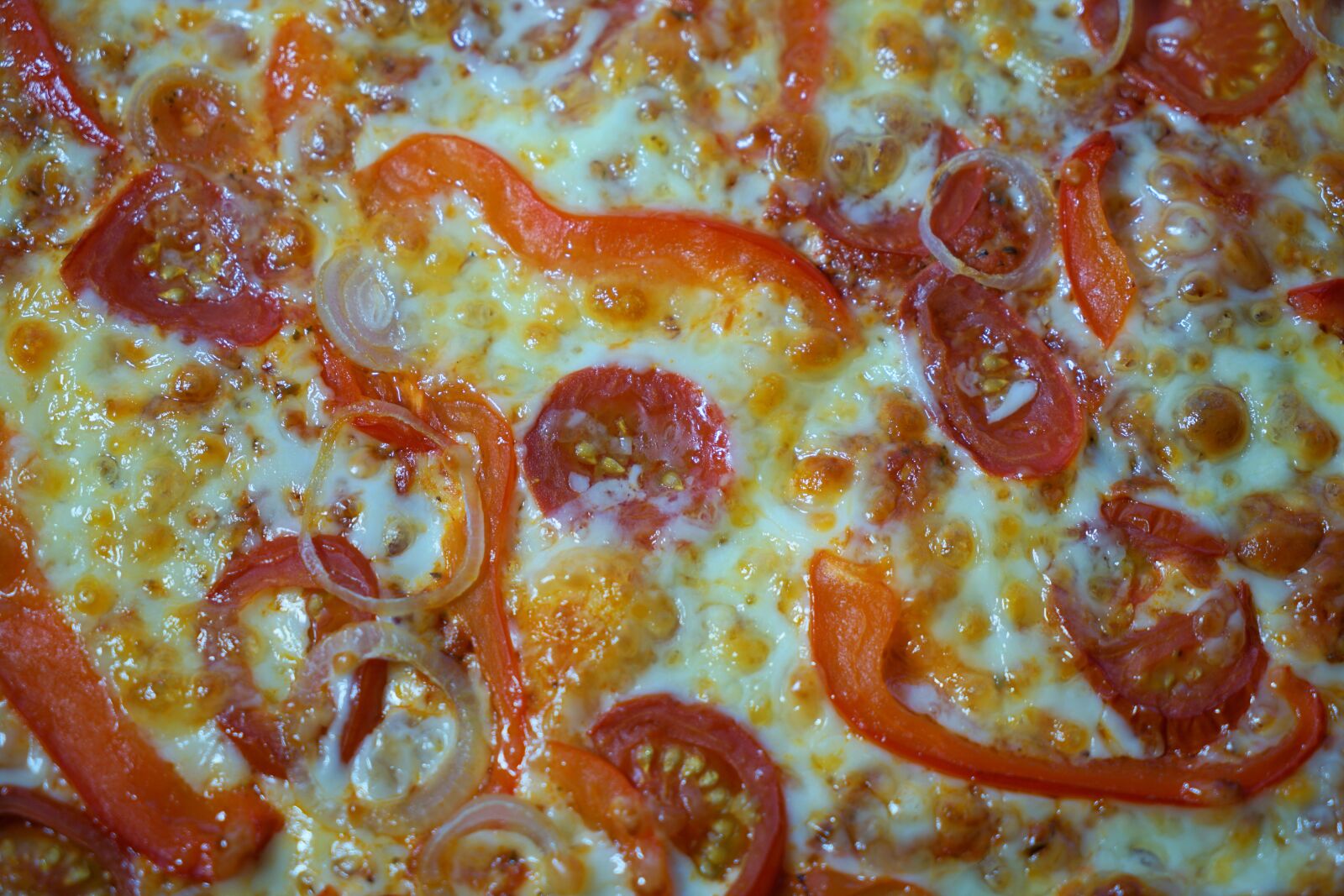 Sony a7 II + Sony Vario Tessar T* FE 24-70mm F4 ZA OSS sample photo. Pizza, restaurant, pizzeria photography