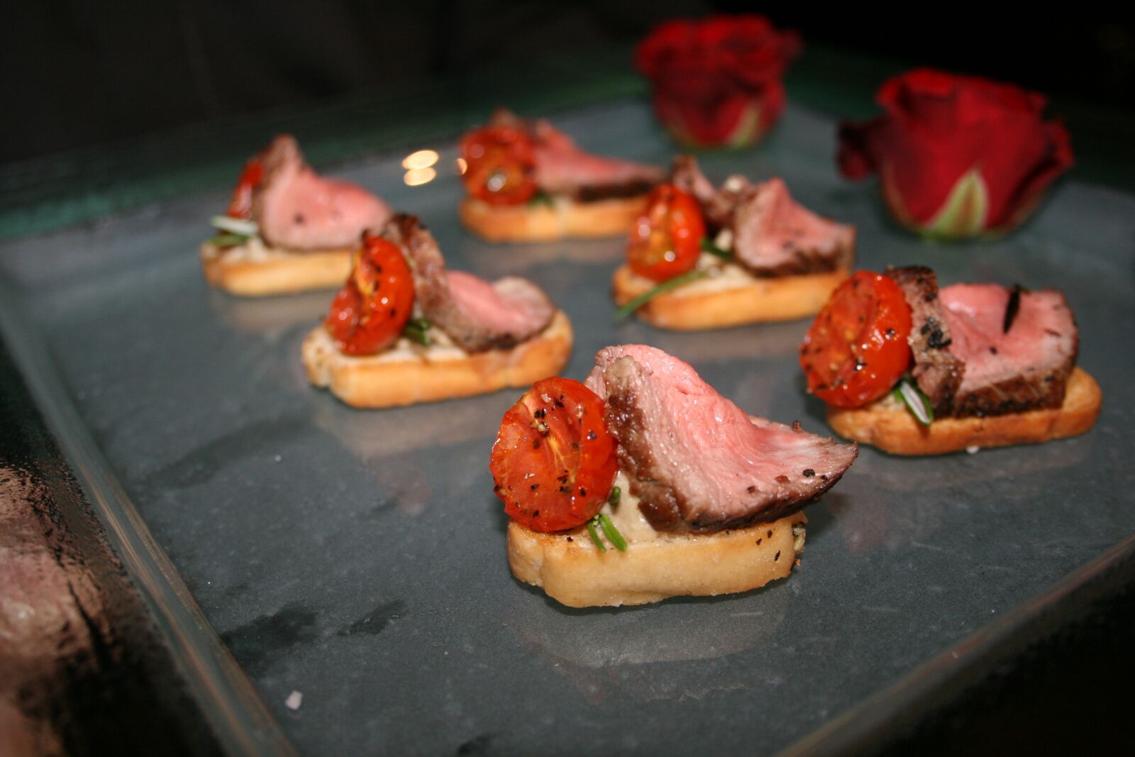 Canon EOS 400D (EOS Digital Rebel XTi / EOS Kiss Digital X) sample photo. Canapes, beef canape, roasted photography