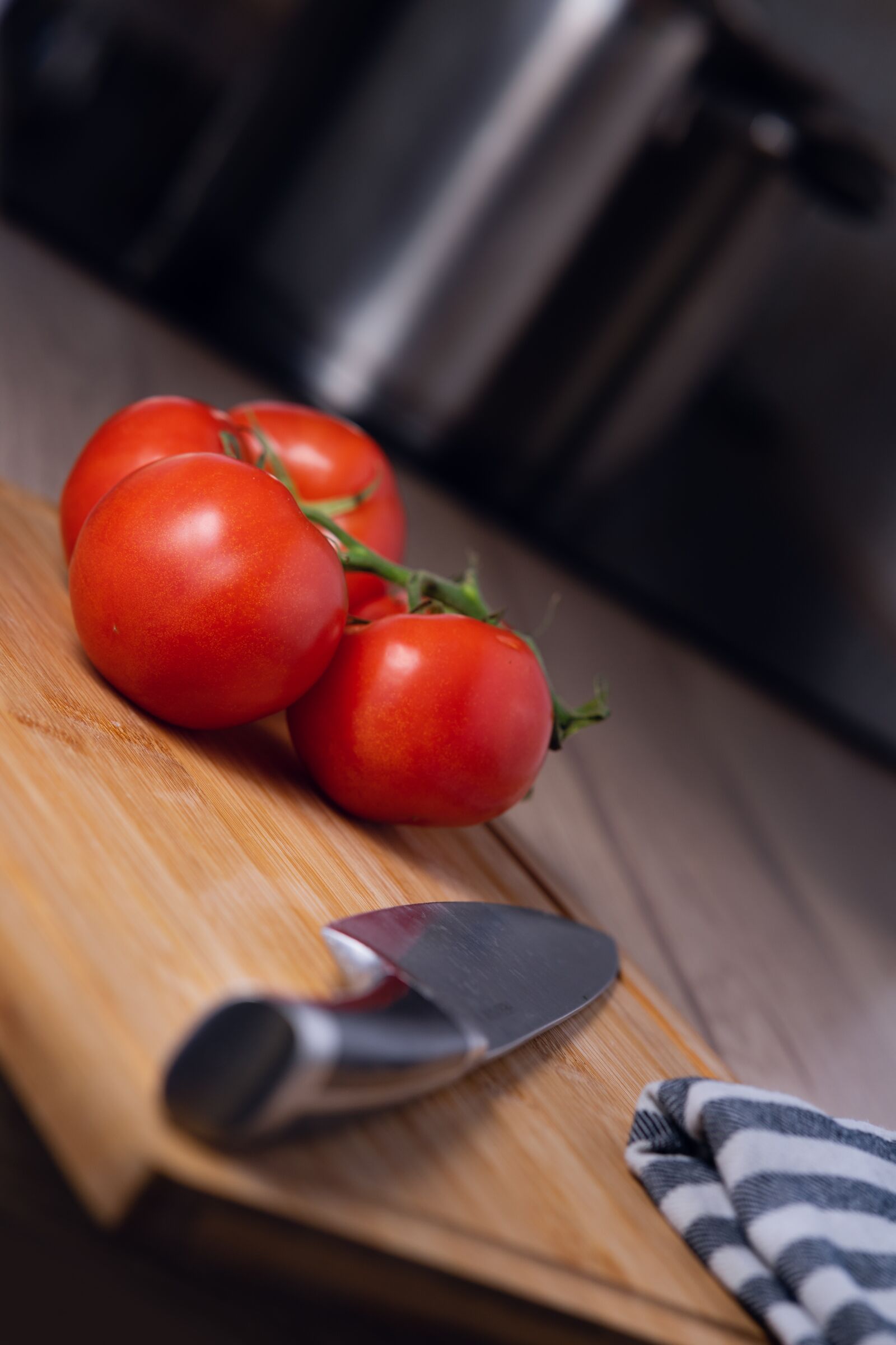Sony a7 + Viltrox 85mm F1.8 sample photo. Tomato, vegetable, healthy photography