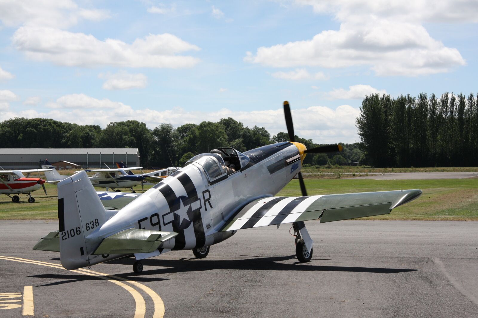 Canon EOS 40D sample photo. Mustang aircraft, airfield, airplane photography