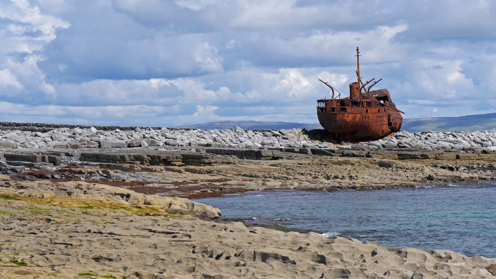 Panasonic Lumix DMC-GH3 sample photo. Ireland, inisheer, ship wreck photography