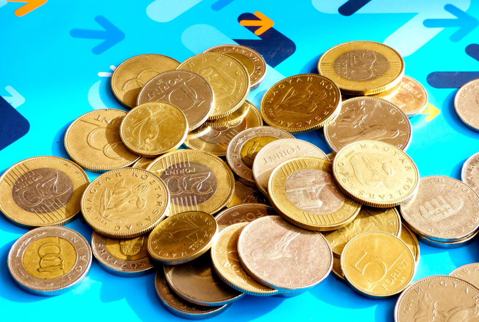 Panasonic DMC-FZ72 sample photo. Money, coin, shop photography