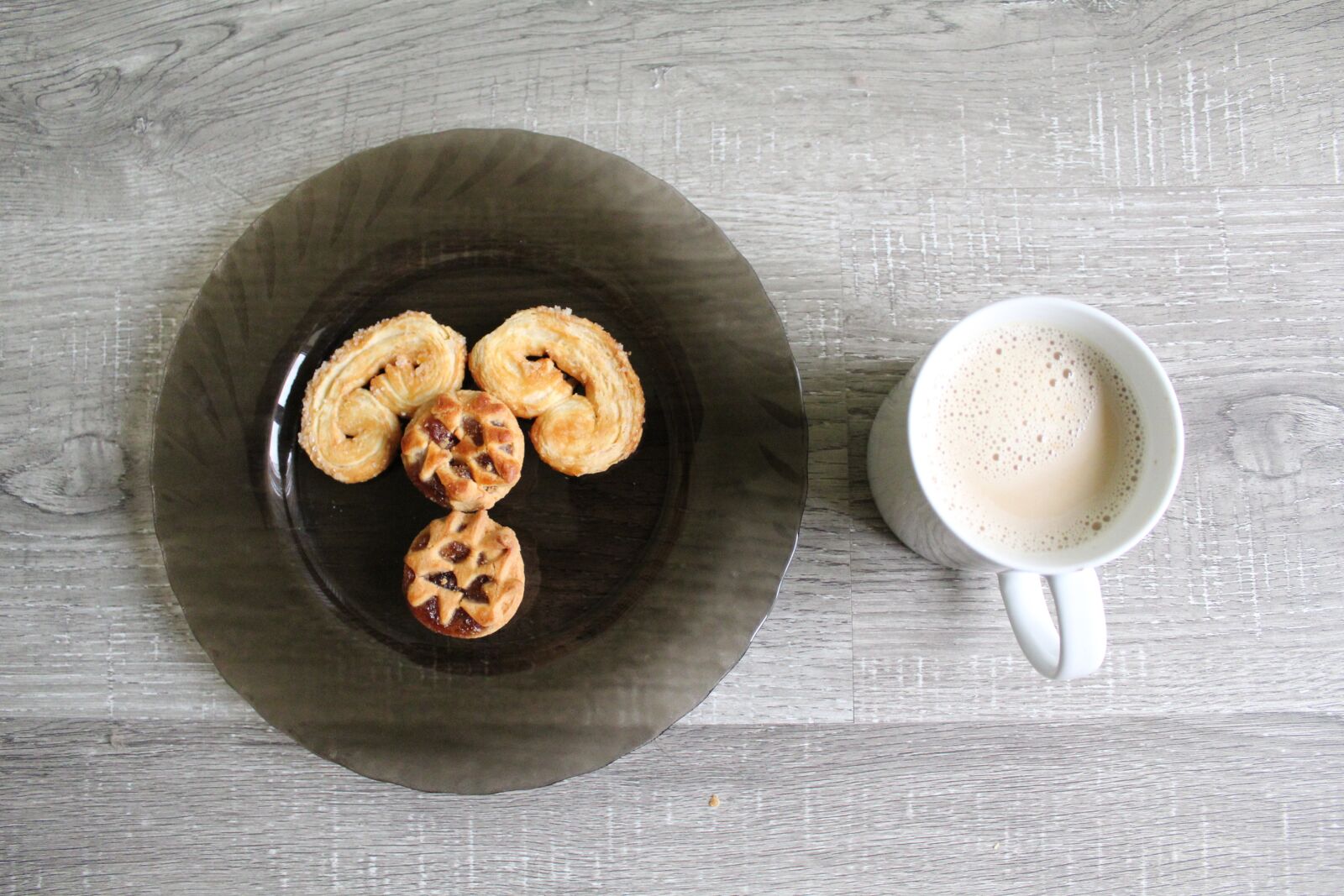 Canon EOS 1300D (EOS Rebel T6 / EOS Kiss X80) sample photo. Food, snacks, latte photography