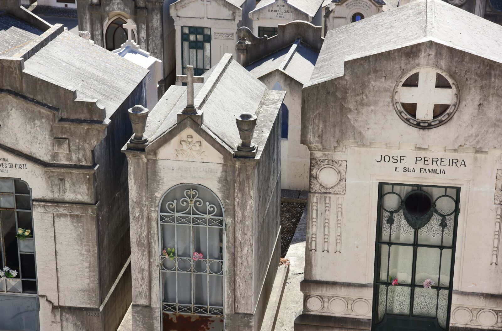 Canon EOS 550D (EOS Rebel T2i / EOS Kiss X4) sample photo. Portugal, lisbon, cemetary photography