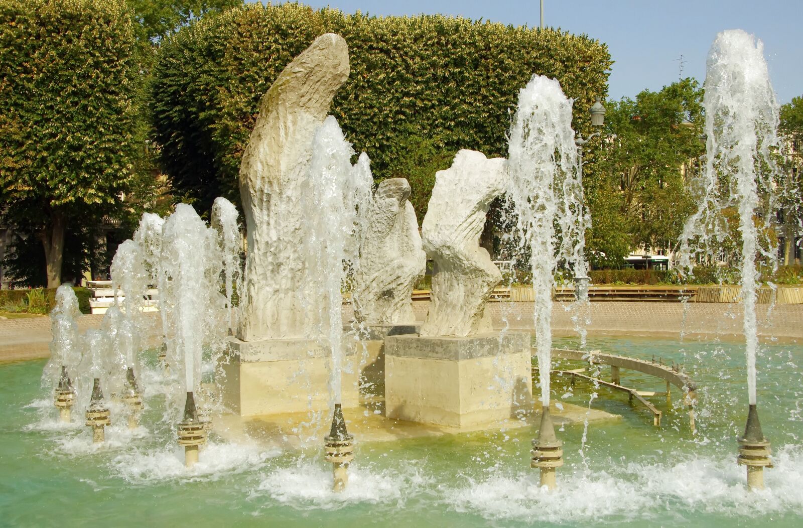 Pentax K-5 sample photo. Lille, fountain, statues photography