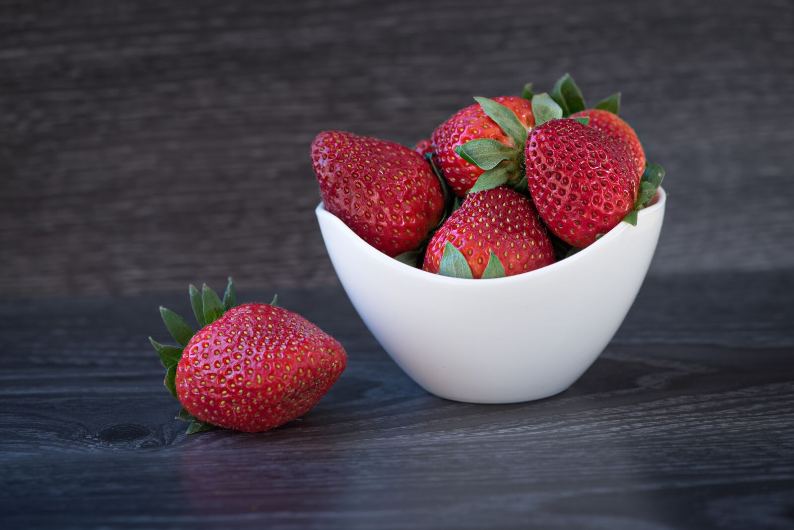 Nikon D750 sample photo. Strawberries, red, ripe photography