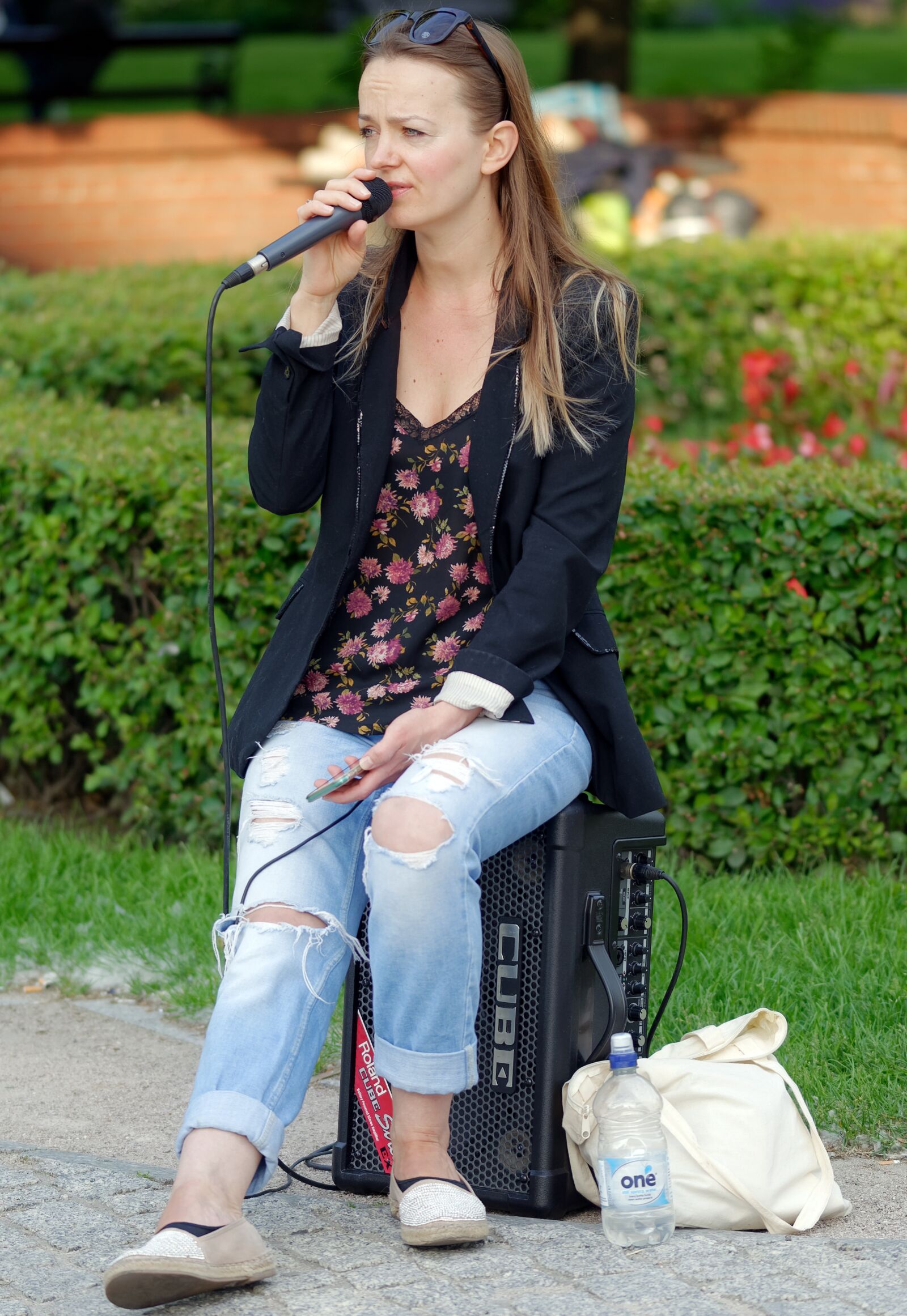Nikon D5100 sample photo. Woman, young, music photography