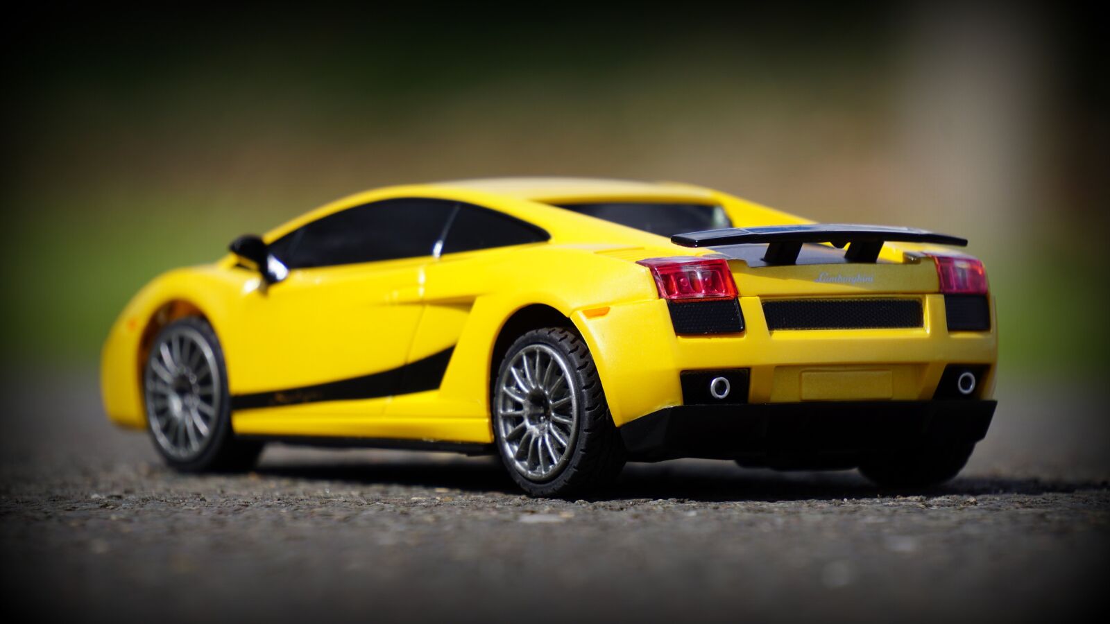 Sony E 55-210mm F4.5-6.3 OSS sample photo. Lamborghini, car, automotive photography