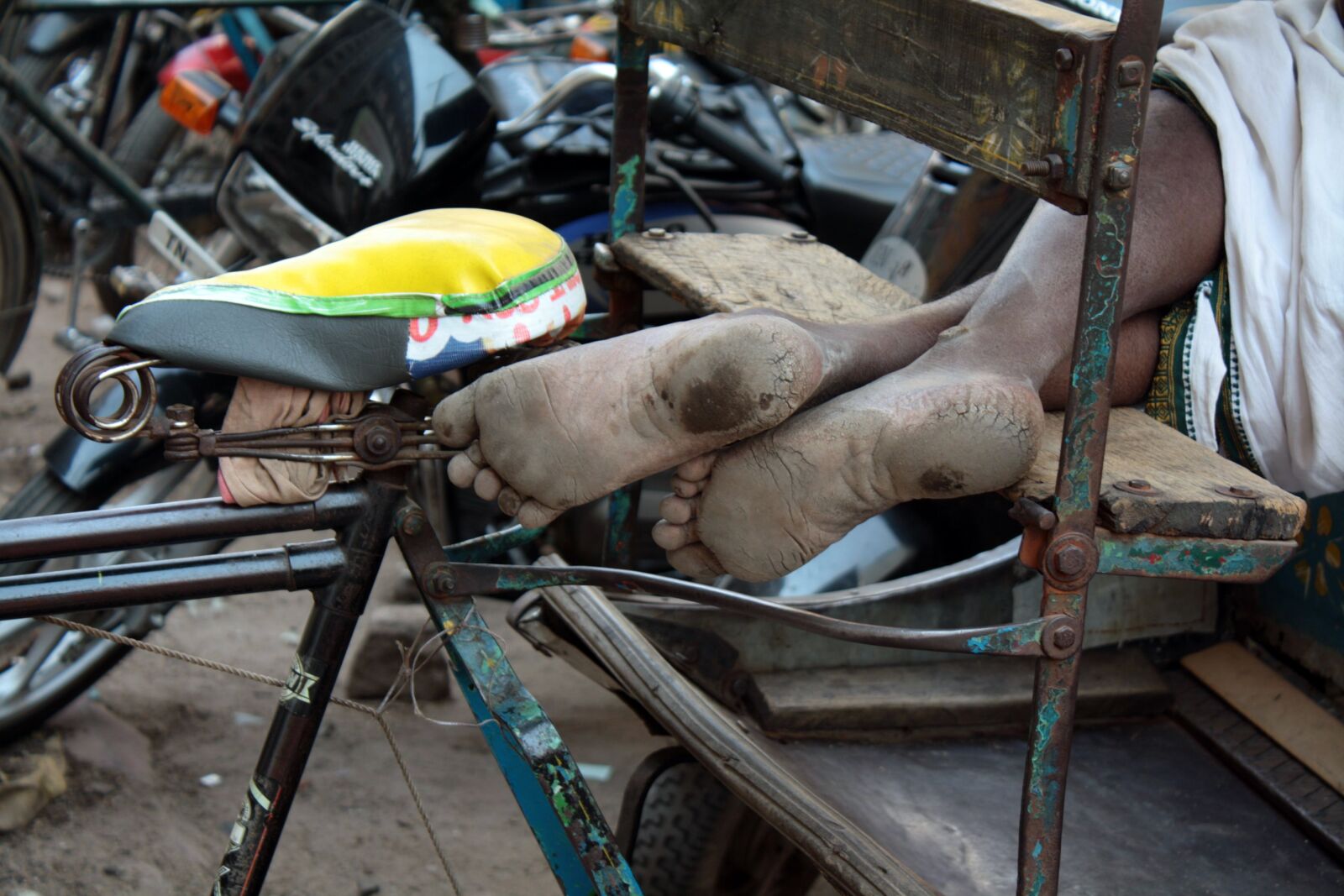 Canon EOS 1000D (EOS Digital Rebel XS / EOS Kiss F) sample photo. Feet, poverty, barefoot photography