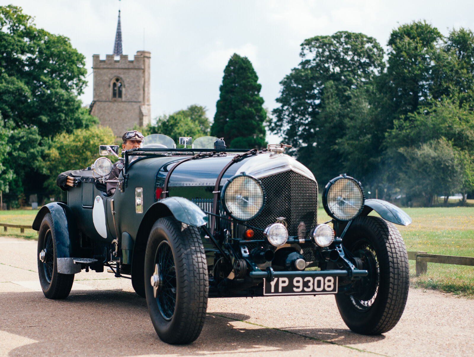 Canon EF 28-70mm f/2.8L USM sample photo. Automobile, car, classic, collector photography