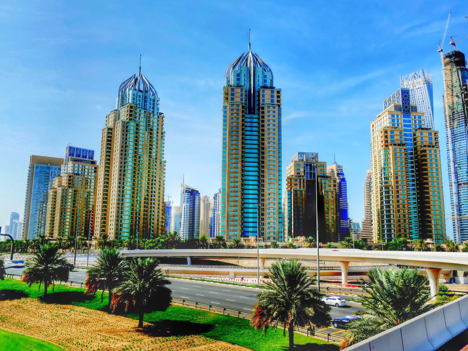 Panasonic Lumix DMC-FZ1000 sample photo. Dubai, skyscraper, skyscrapers photography