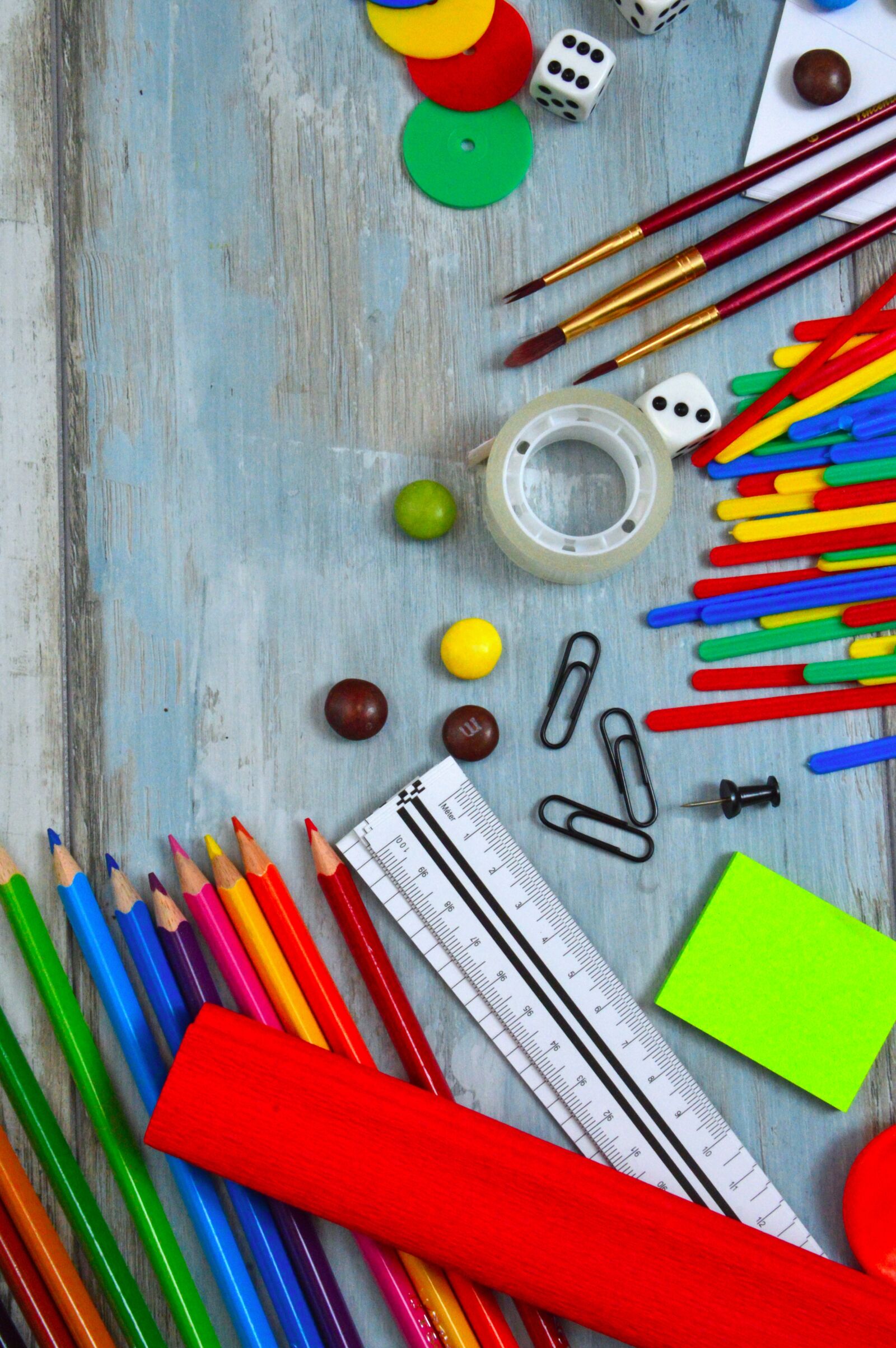 Nikon D3200 sample photo. Color, school supplies, child photography