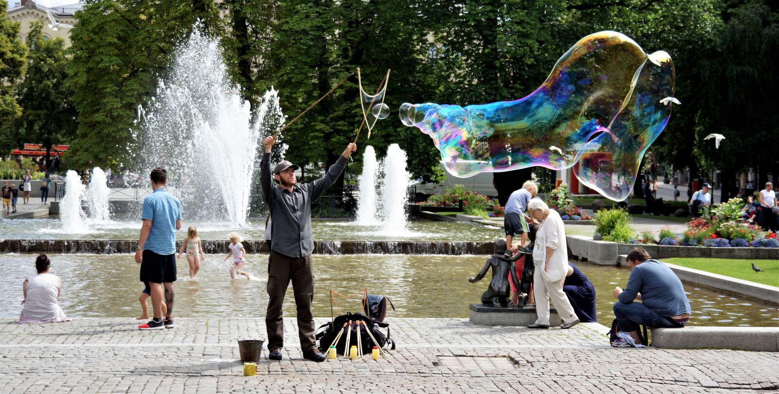 Sony Alpha NEX-7 sample photo. Giant, bubble, water photography