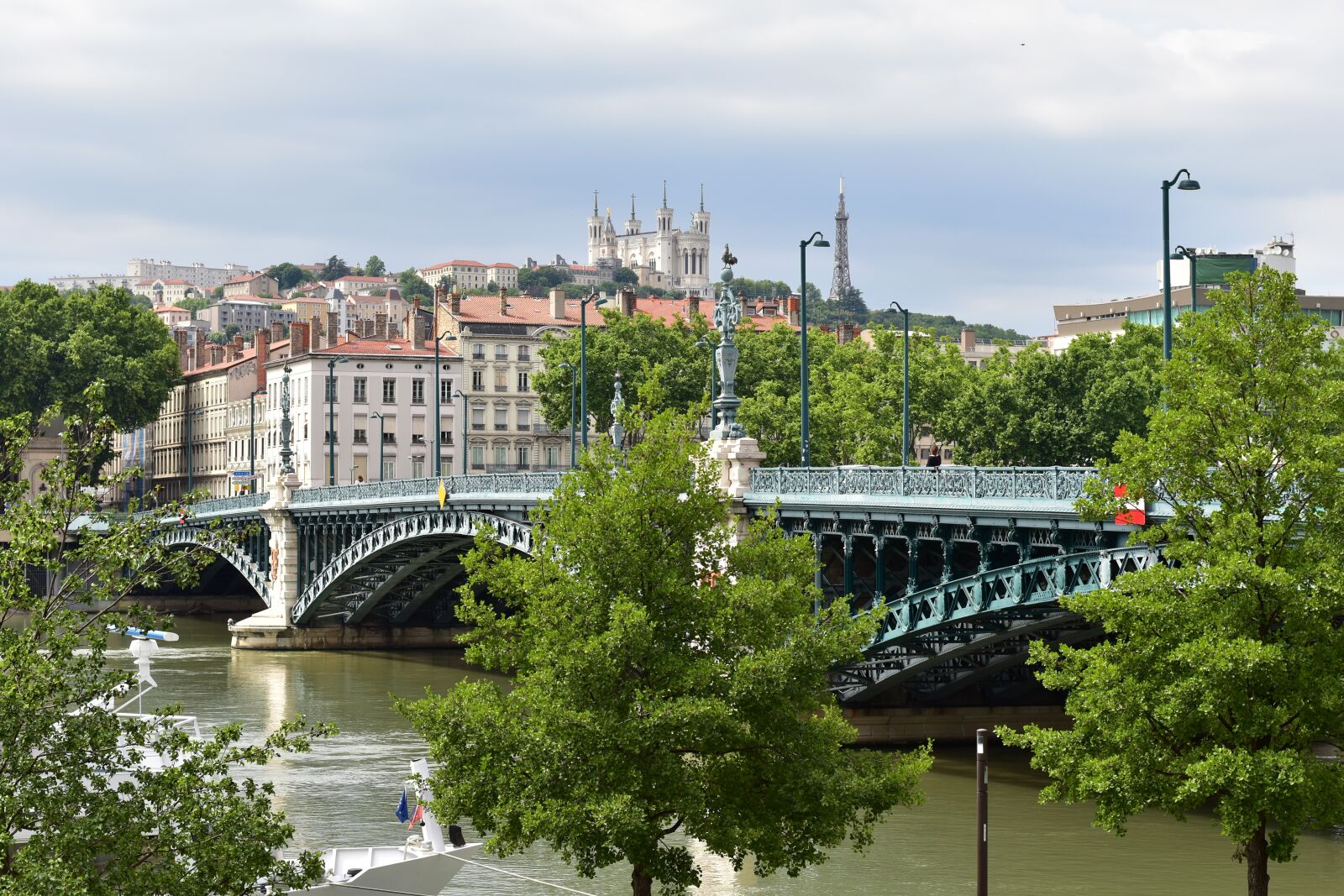 Nikon D3500 sample photo. Lyon, france, river photography