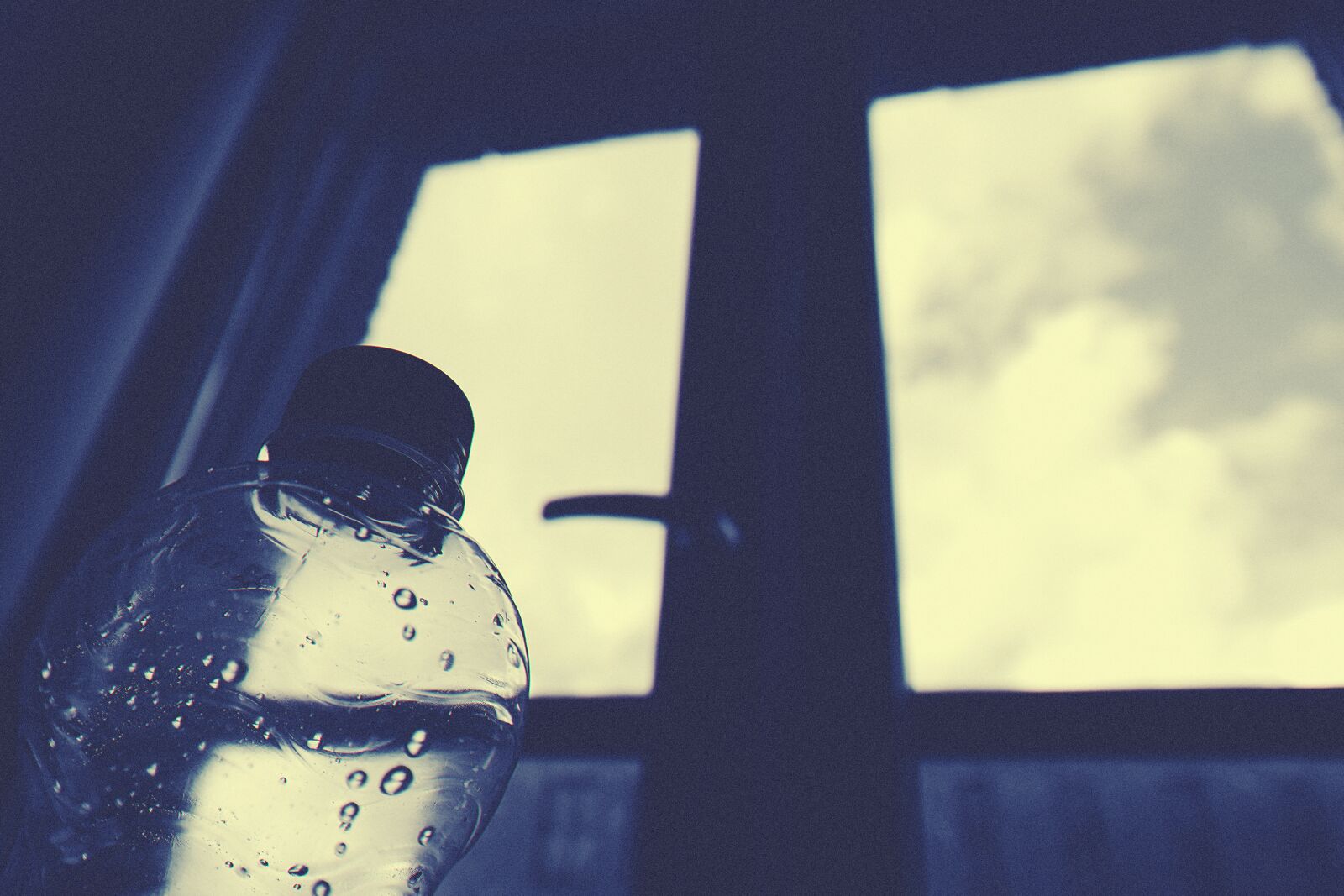 Samsung NX300 sample photo. Blur, bottle, cold, container photography