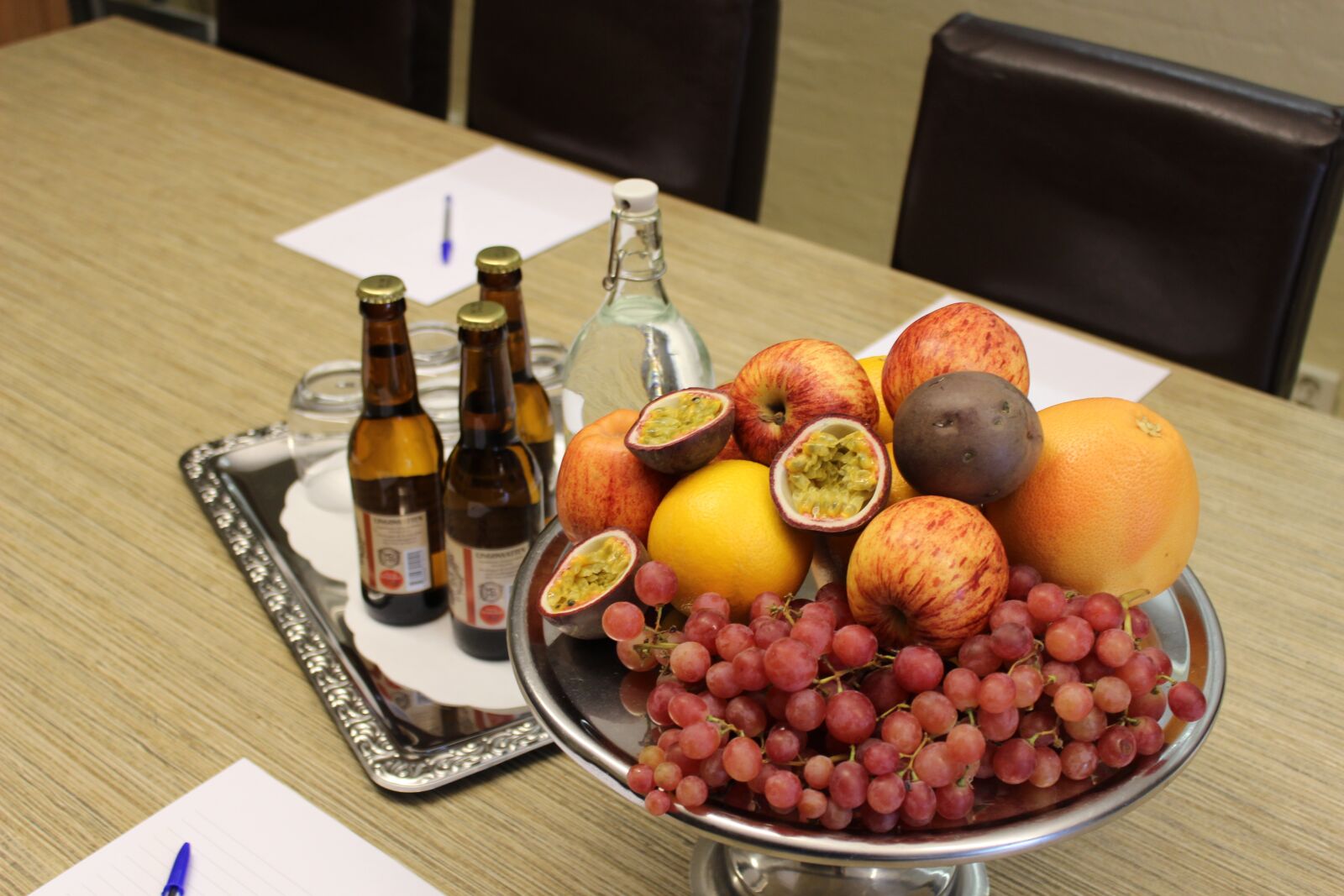 Canon EOS 600D (Rebel EOS T3i / EOS Kiss X5) sample photo. Fruit, conference, job photography