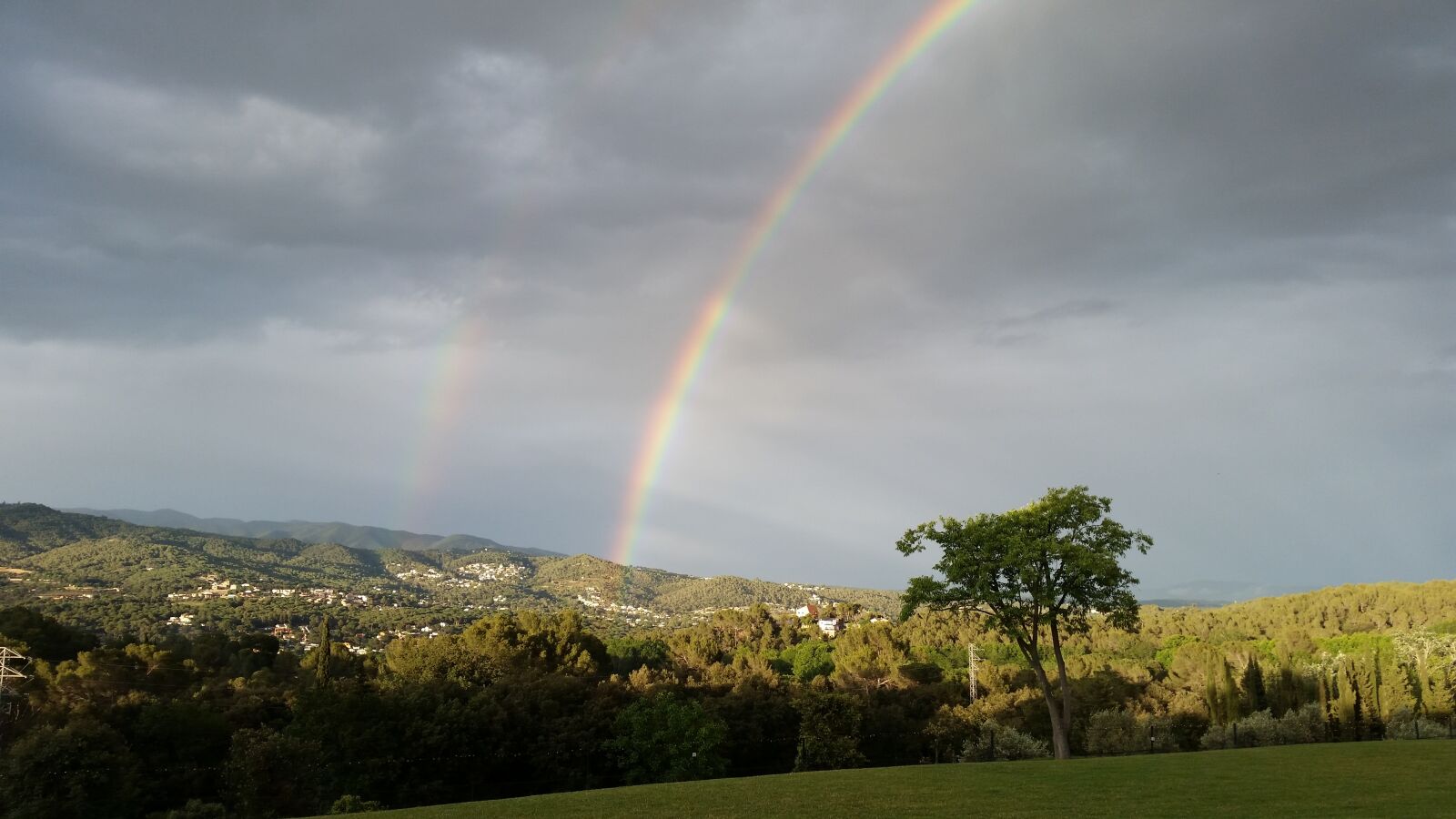 Samsung Galaxy S5 sample photo. Rainbow, rain, sky photography