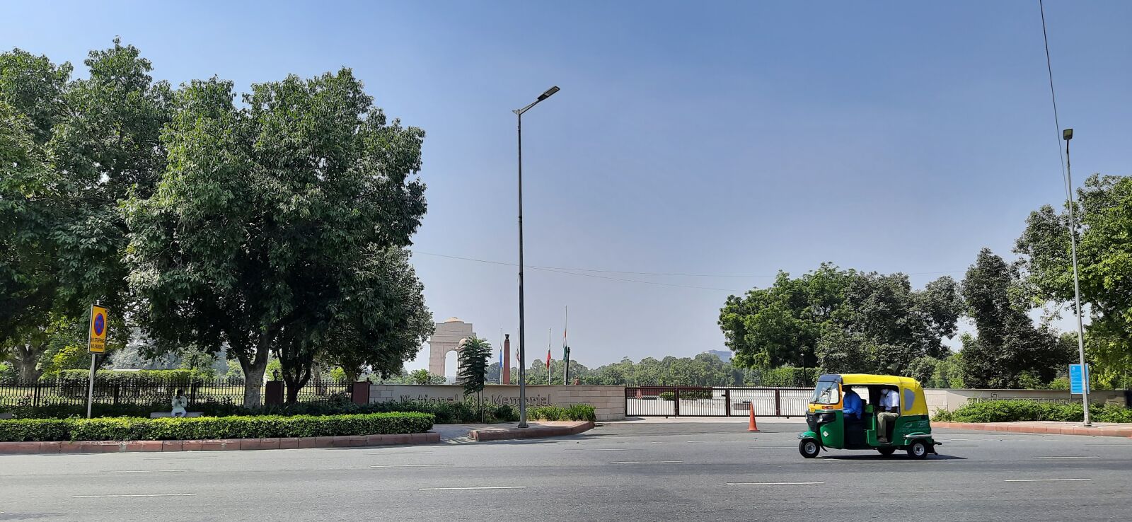 Samsung SM-M215F sample photo. India gate, delhi, road photography
