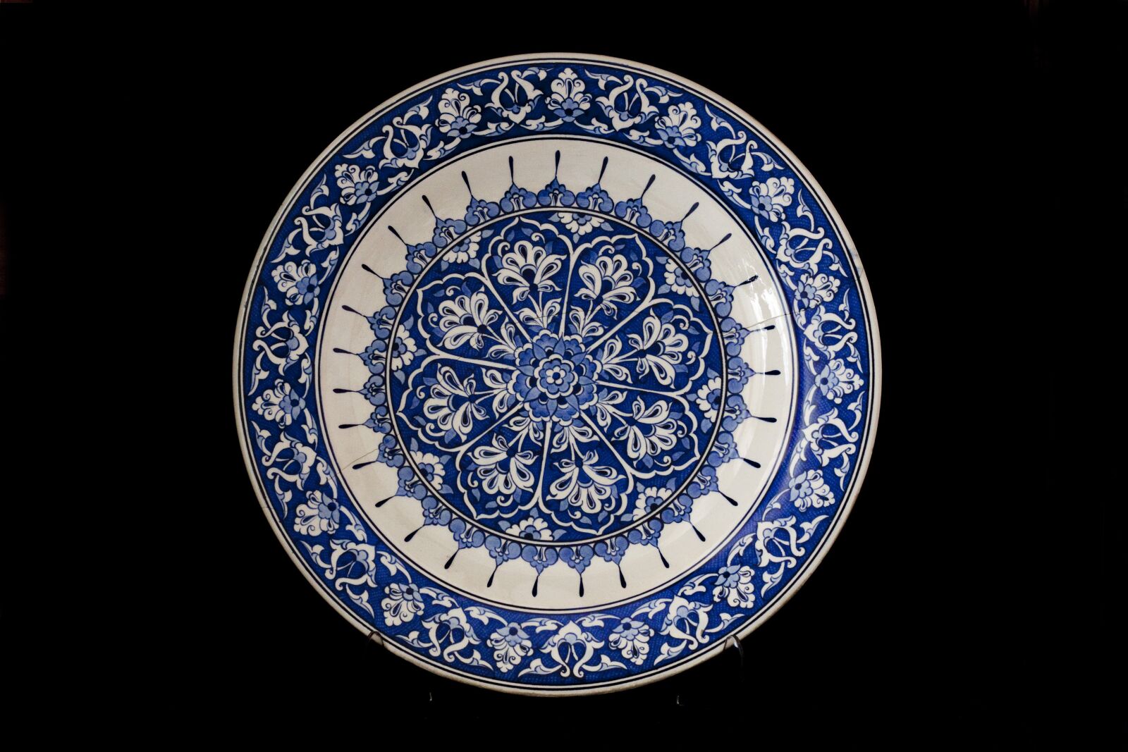 Canon EOS 500D (EOS Rebel T1i / EOS Kiss X3) sample photo. Tile, handicrafts, increased photography