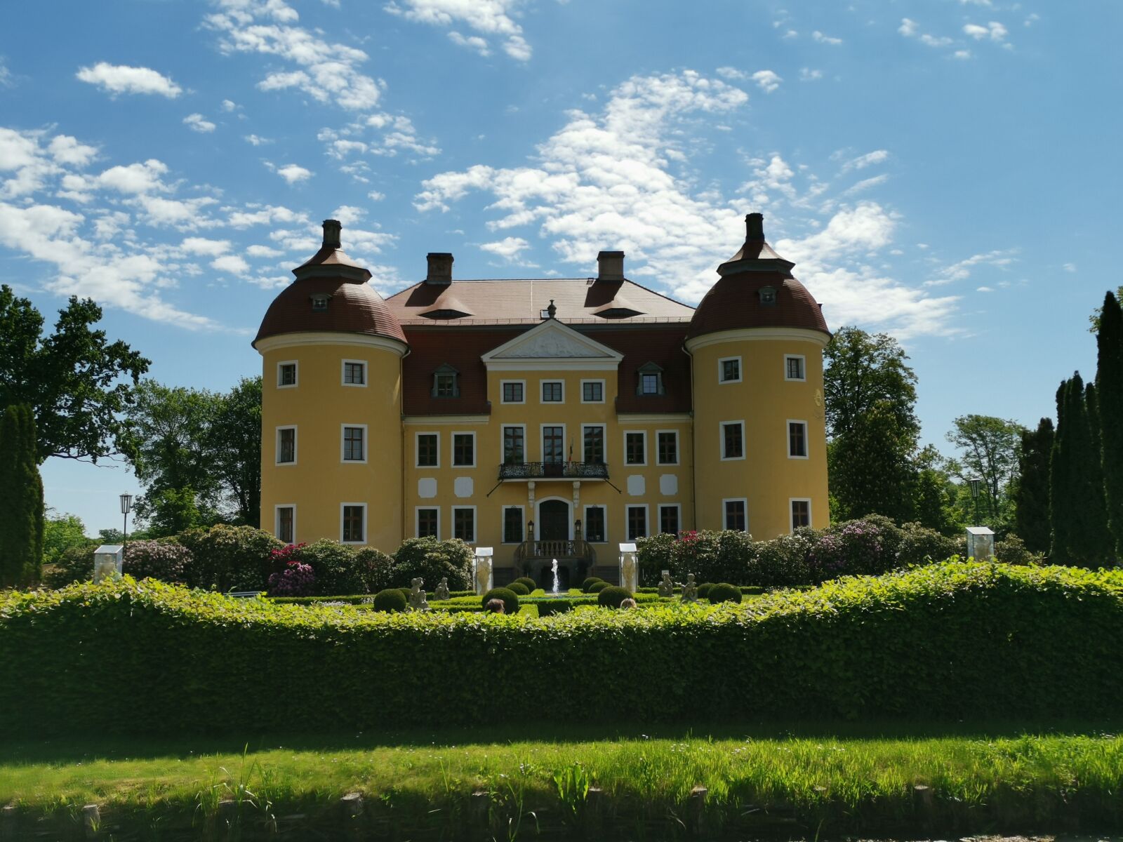 HUAWEI LYA-L29 sample photo. Castle, garden, architecture photography