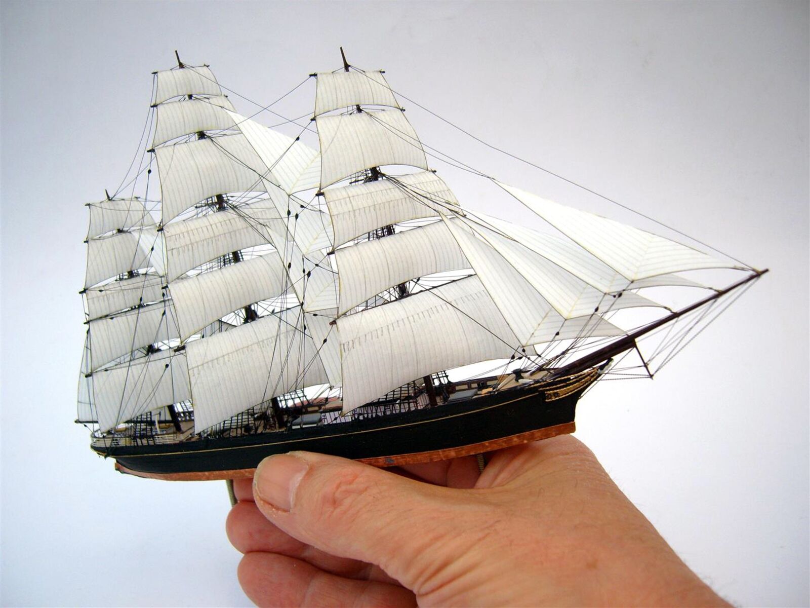 Samsung Digimax S1030 / Kenox S1030 sample photo. Miniature, sailing, ship photography