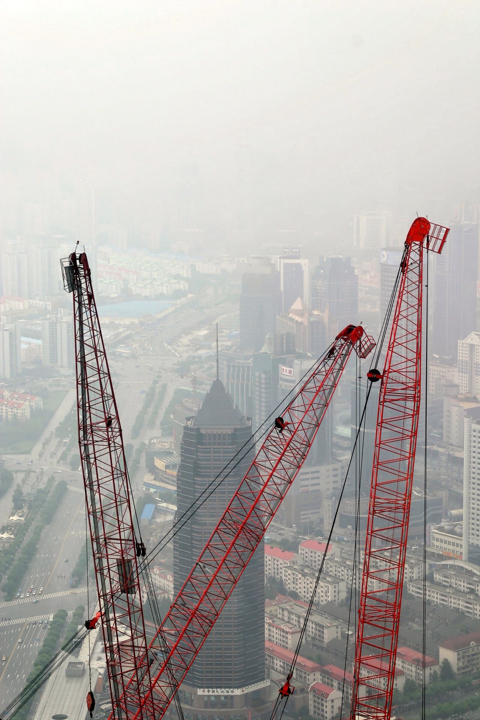 Canon EOS 10D sample photo. Crane, facade, glass photography