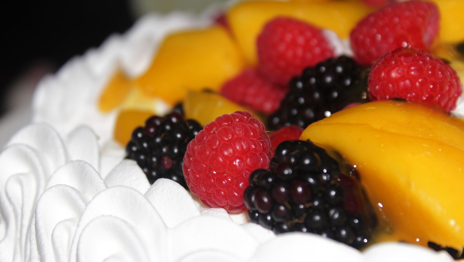 Canon EOS 1300D (EOS Rebel T6 / EOS Kiss X80) sample photo. Fruit, sweet, food photography