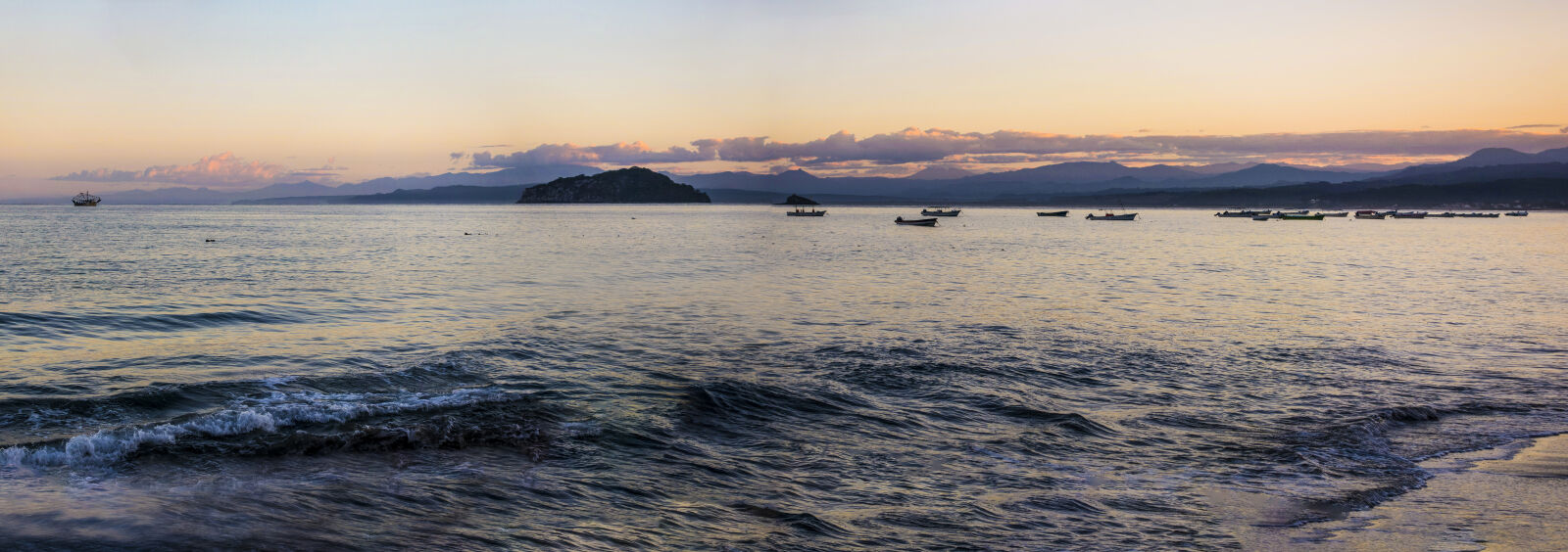 Sony Cyber-shot DSC-RX100 IV sample photo. Boats, clouds, fishing, mexico photography