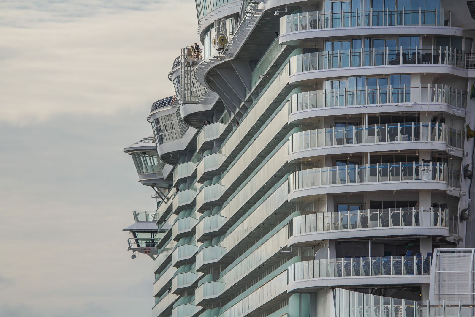Canon EOS 60D + Canon EF 100-400mm F4.5-5.6L IS USM sample photo. Harmony of the seas photography
