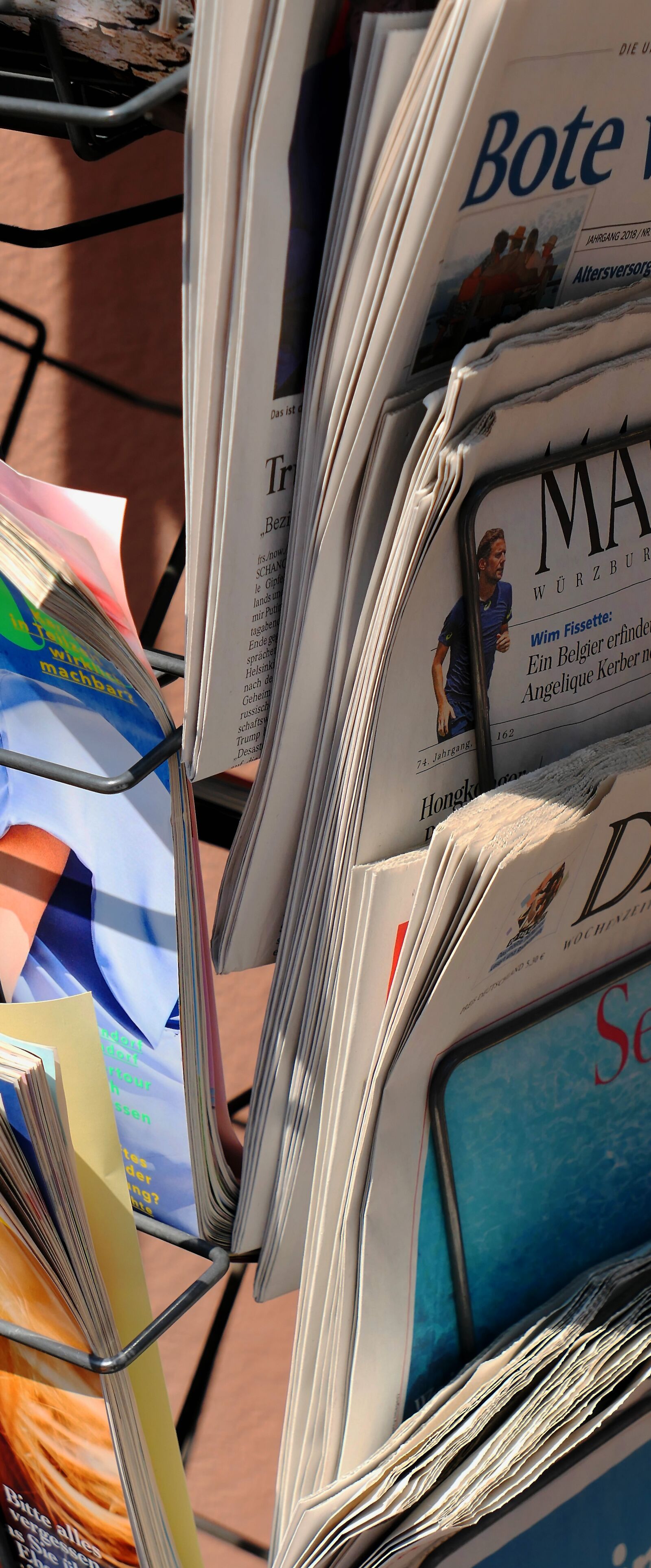 Panasonic Lumix DMC-LX10 (Lumix DMC-LX15) sample photo. Newspapers, freedom of the photography