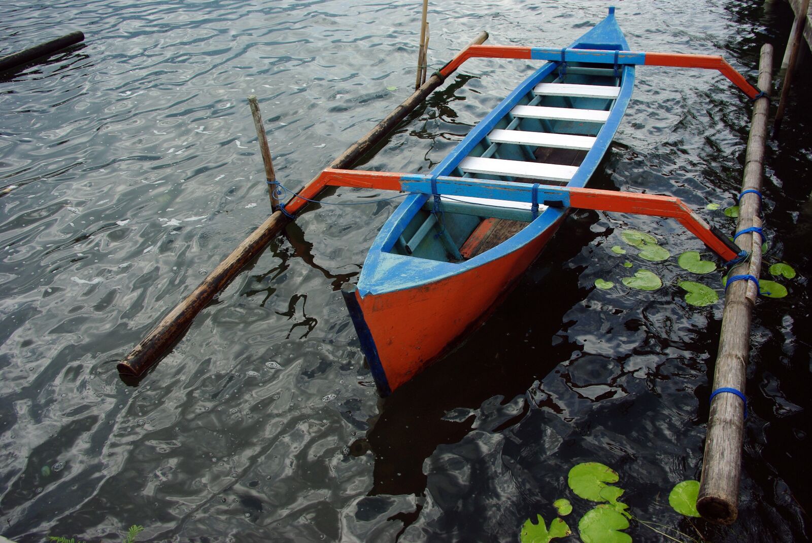 Pentax K200D sample photo. Indonesia, bali, boat photography