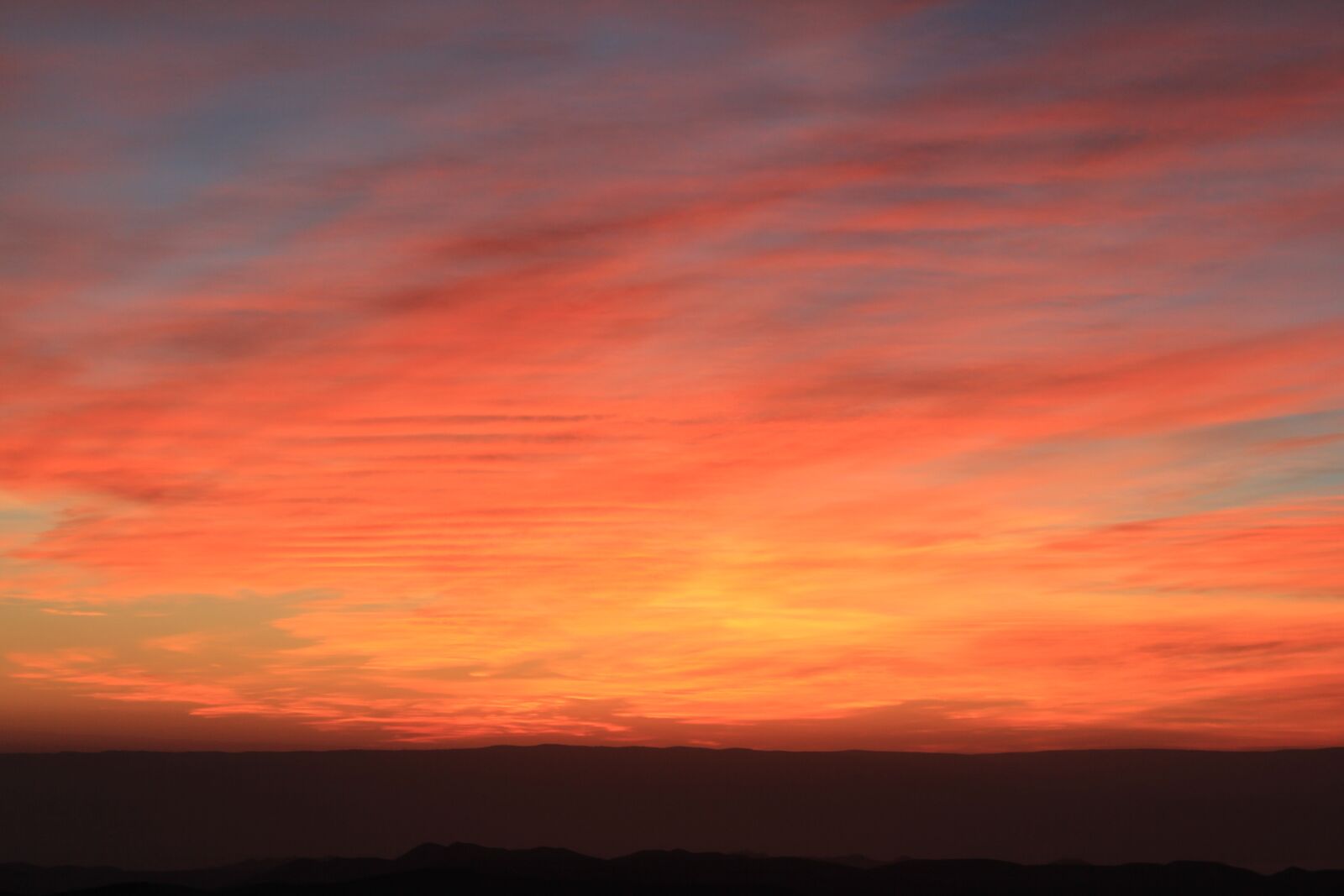 Canon EOS 550D (EOS Rebel T2i / EOS Kiss X4) sample photo. Sunset, sky, landscape photography
