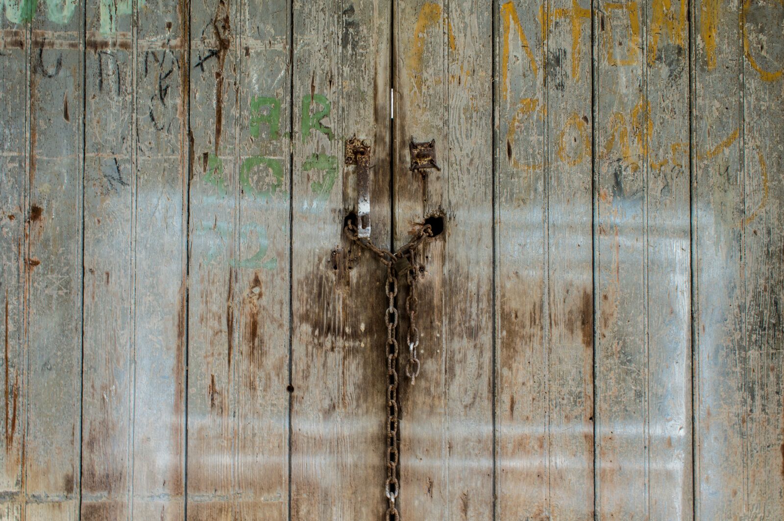 Nikon D3200 sample photo. Padlock, rusty, wooden gate photography