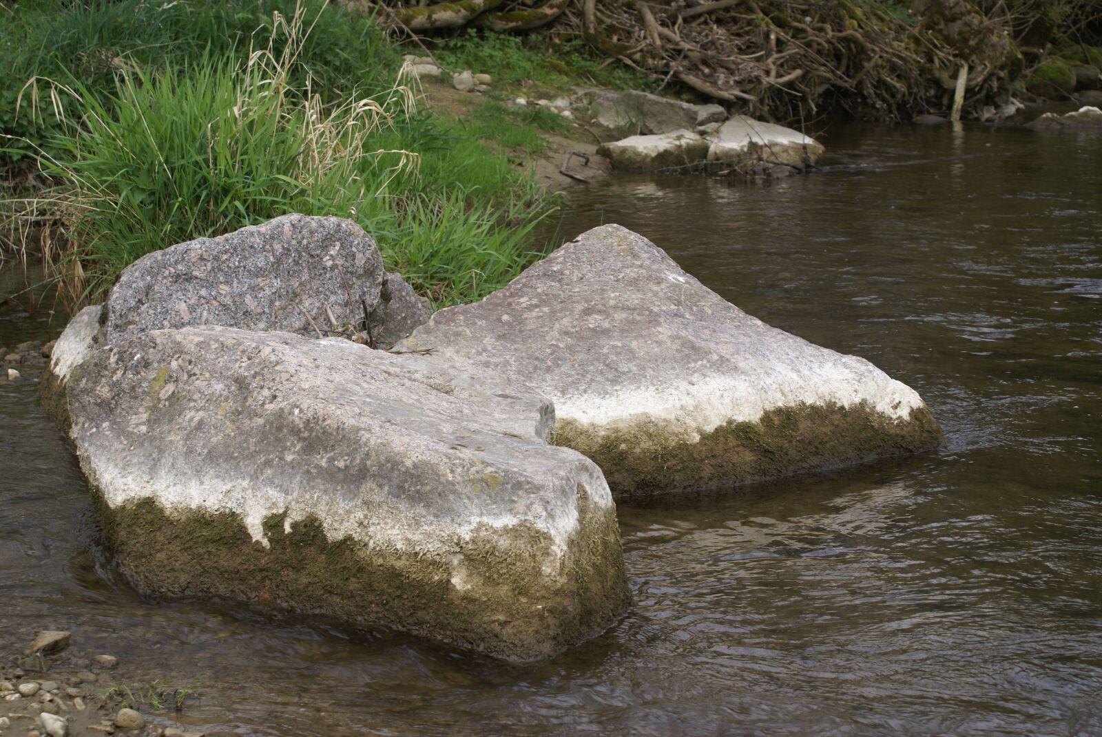 Sony Alpha DSLR-A100 sample photo. Bach, water, stone photography