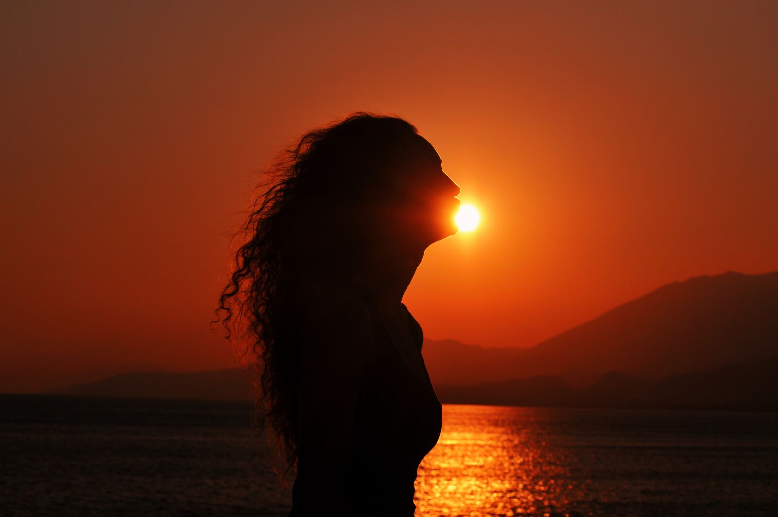 Nikon D300 sample photo. Sunset silhouette, kissing the photography