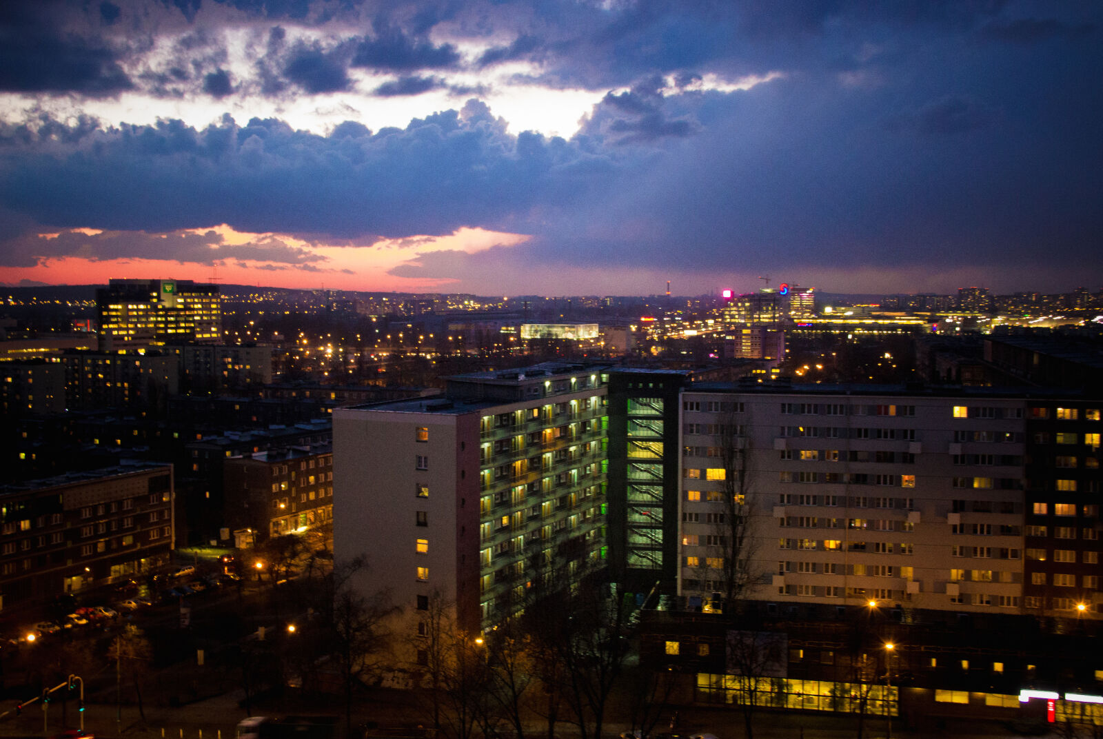 Canon EF-S 18-135mm F3.5-5.6 IS sample photo. City, katowice, sky, sunset photography