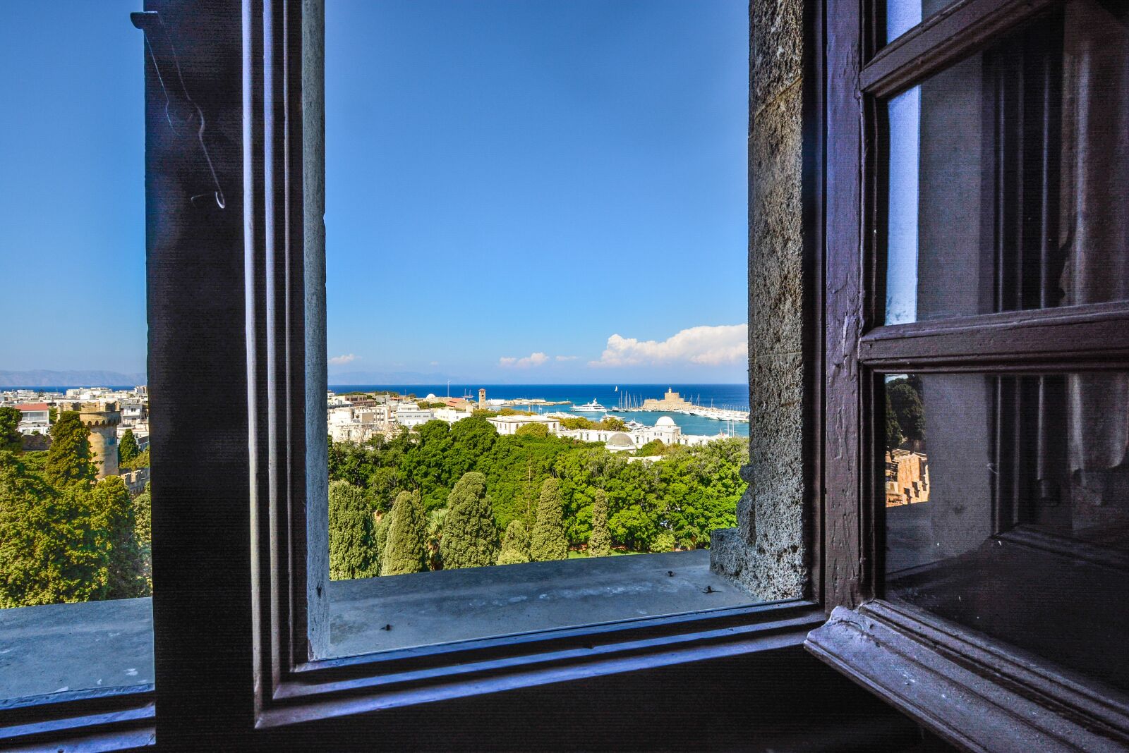 Nikon D5200 sample photo. Mediterranean, window, sea photography