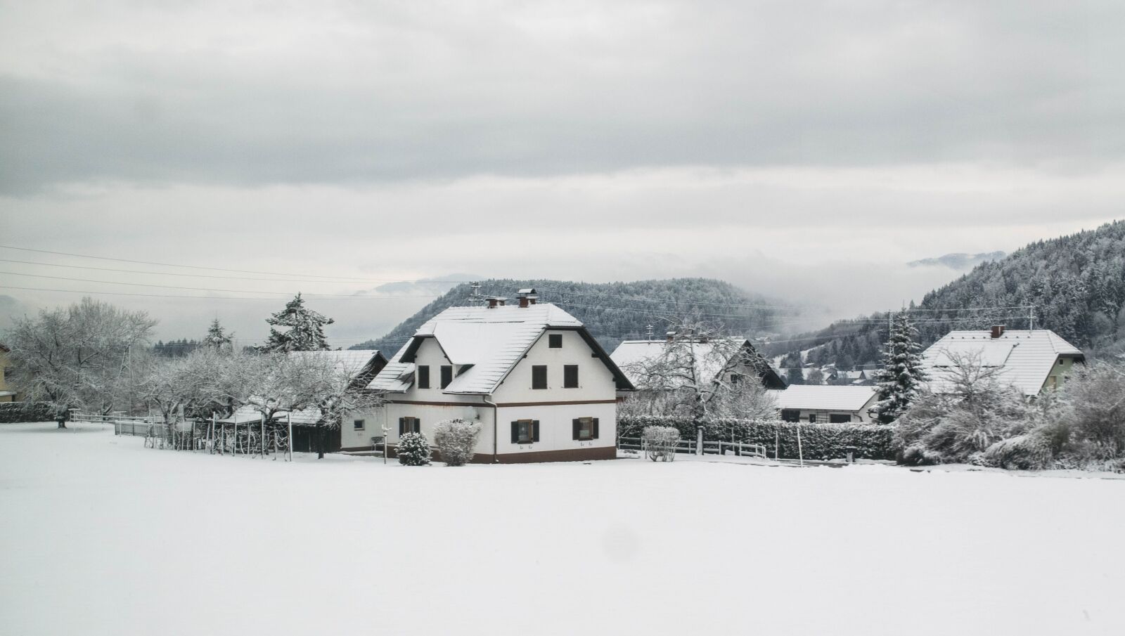 Nikon D3300 sample photo. Snow, houses, nature photography