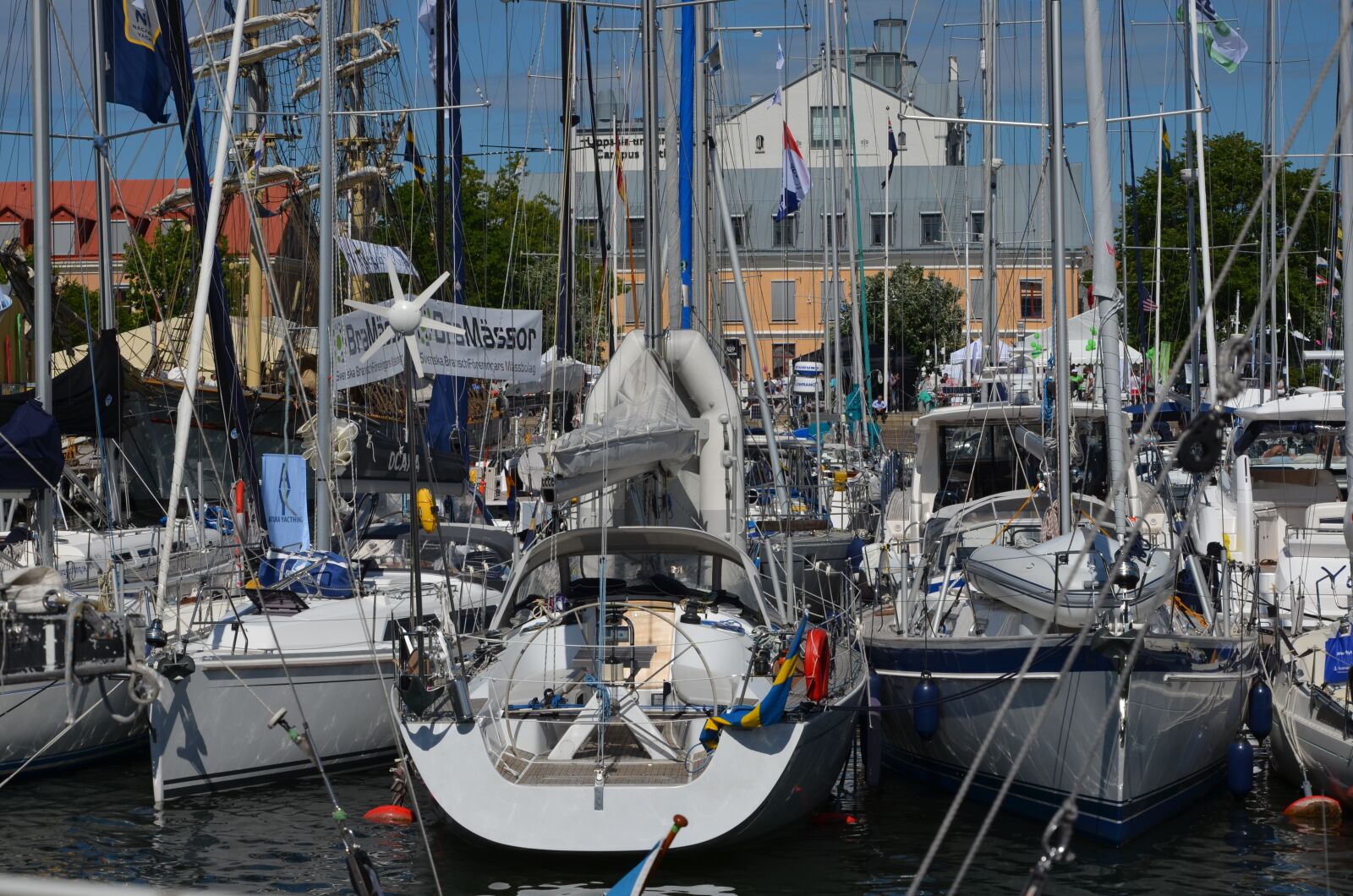 Nikon D5100 sample photo. Almedalen valley, visby, sailing photography