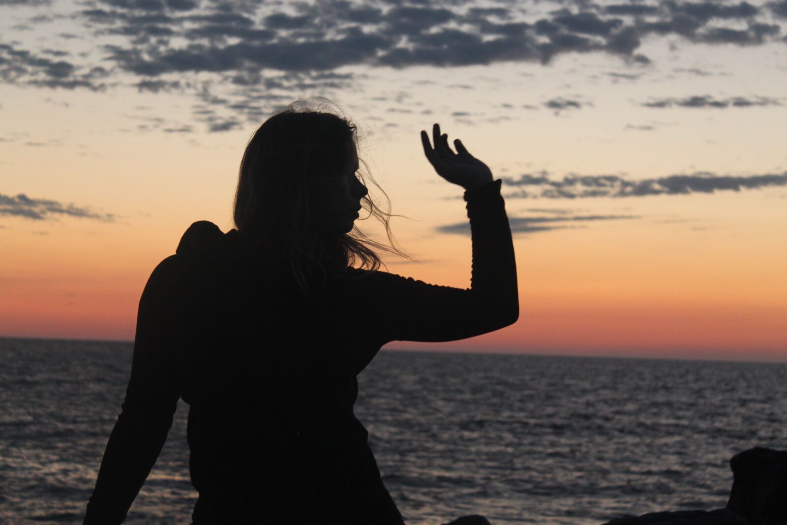 Canon EOS 500D (EOS Rebel T1i / EOS Kiss X3) sample photo. Beach, cloudy, dance, graceful photography