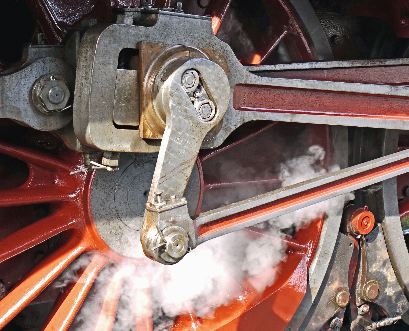 Panasonic Lumix DMC-G1 sample photo. Transmission, power, steam, wheel photography