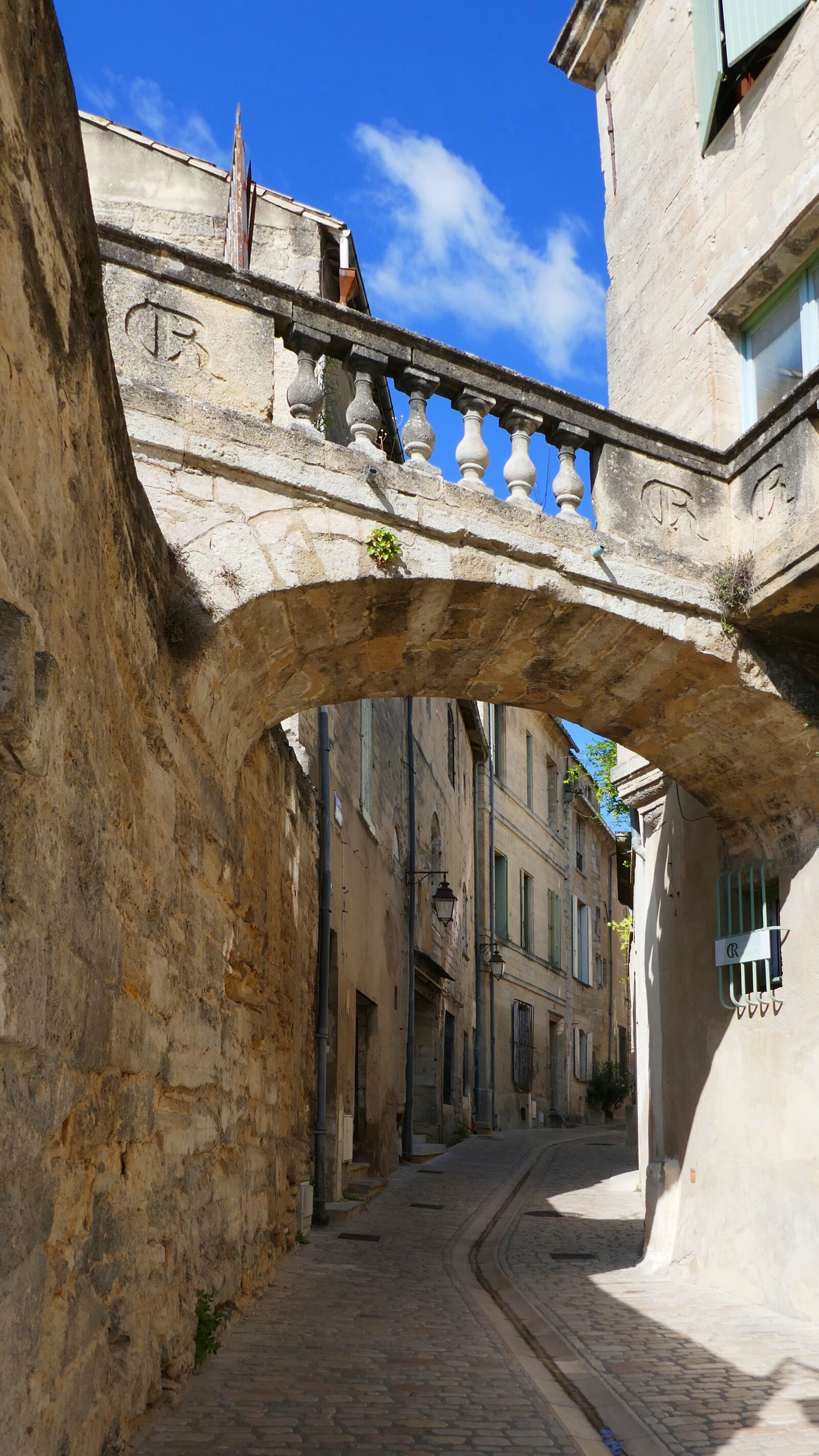 Panasonic Lumix DMC-ZS100 (Lumix DMC-TZ100) sample photo. Arch, lane, uzes photography
