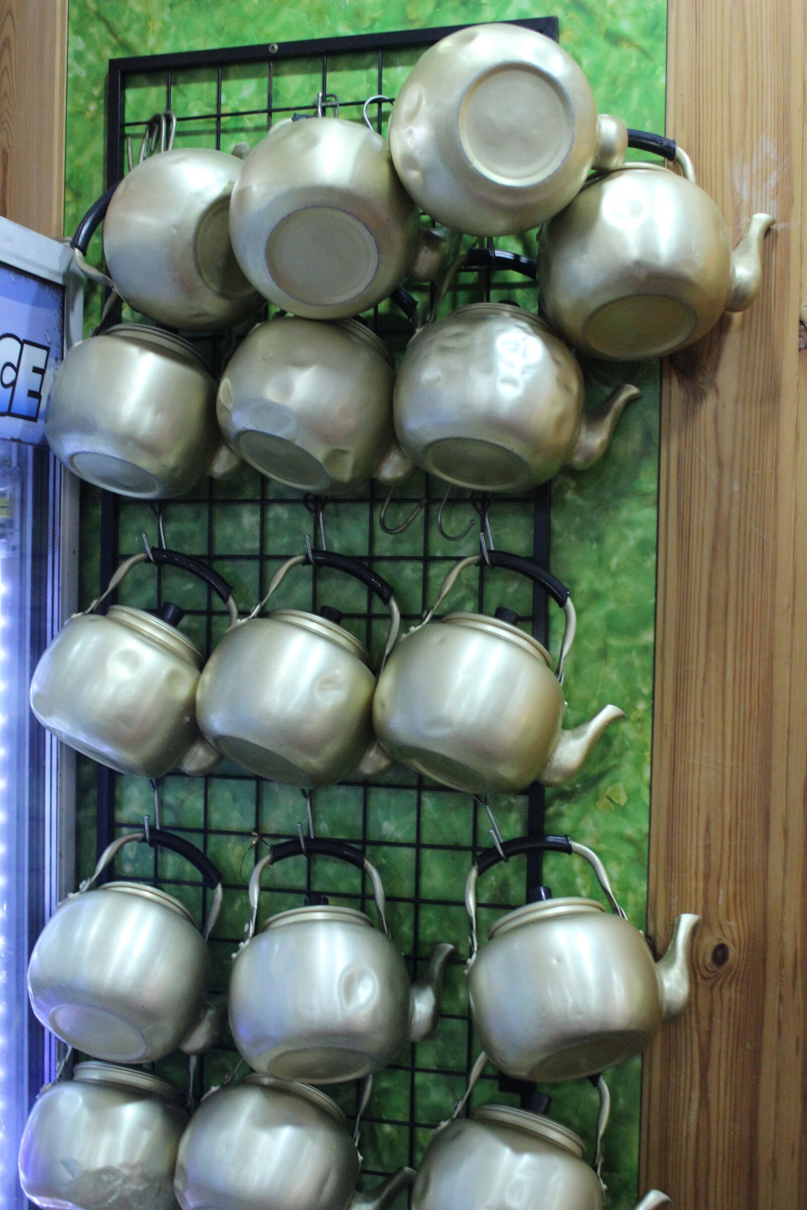 Canon EOS 600D (Rebel EOS T3i / EOS Kiss X5) sample photo. Kettle, the old kettle photography