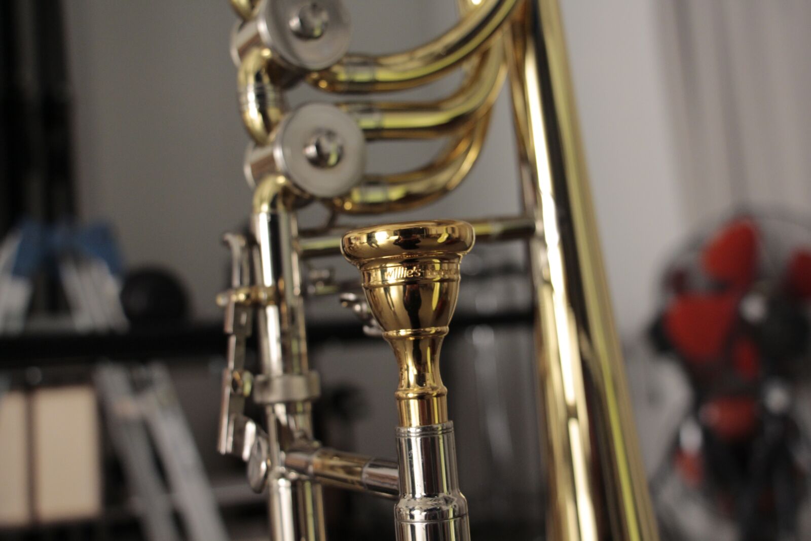 Canon EOS 700D (EOS Rebel T5i / EOS Kiss X7i) + Canon EF-S 18-135mm F3.5-5.6 IS STM sample photo. Trombone, bus game, mouthpiece photography