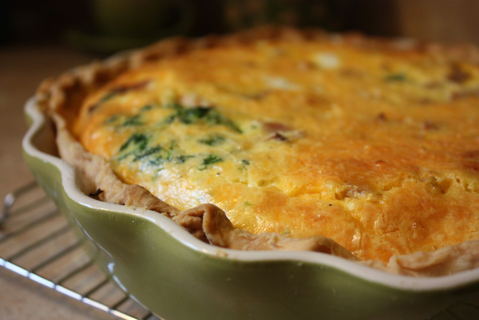 Canon EOS 450D (EOS Rebel XSi / EOS Kiss X2) sample photo. Quiche, pie, crust photography