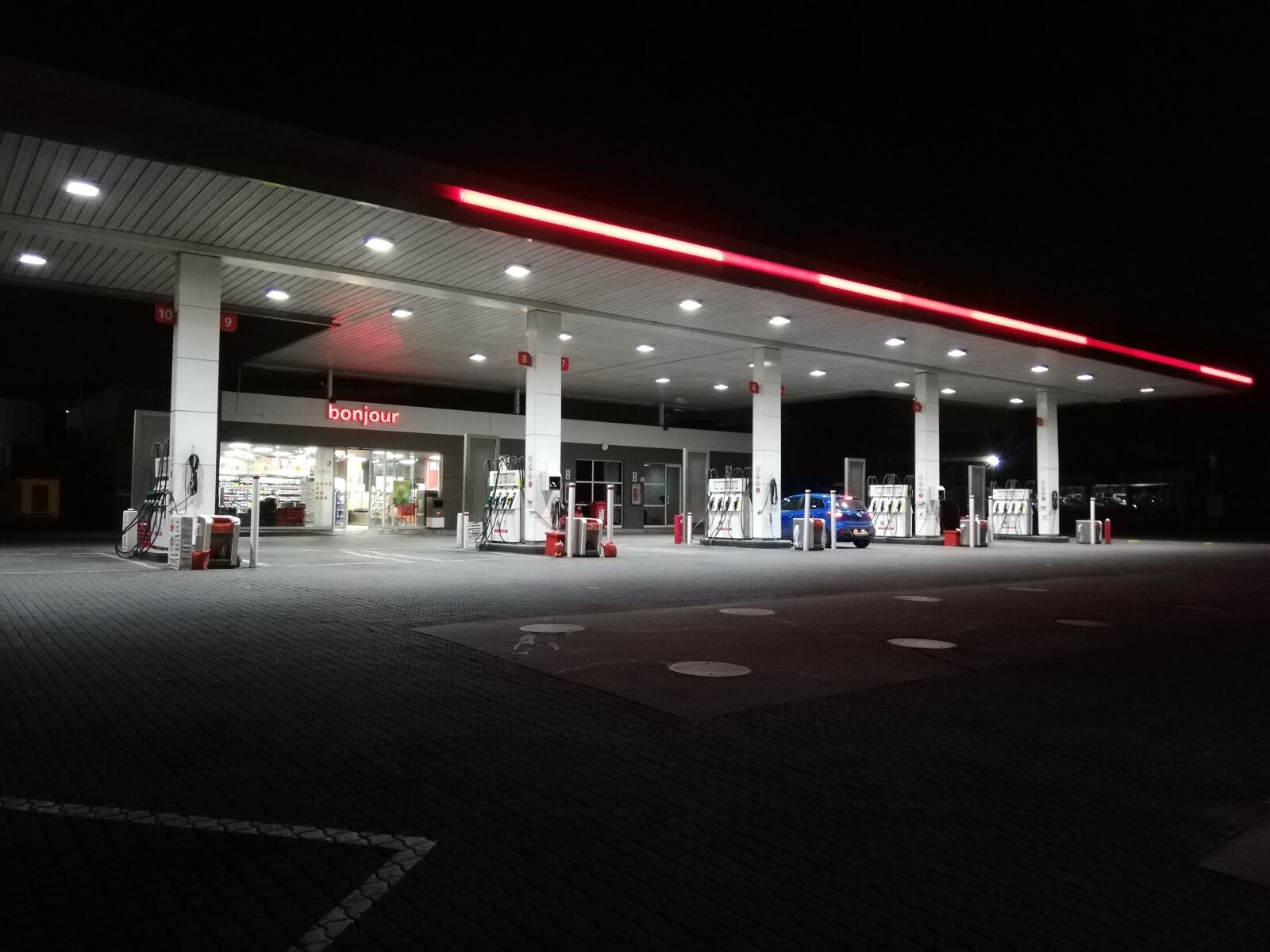 HUAWEI P20 lite sample photo. Gas, gasoline, petrol photography