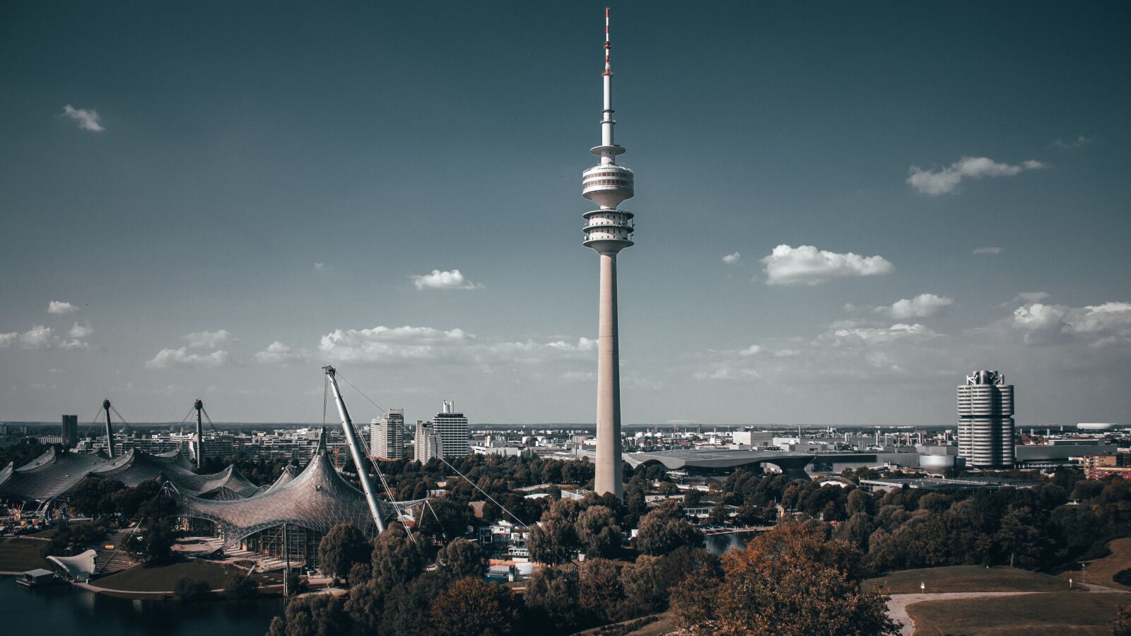 Canon EOS 700D (EOS Rebel T5i / EOS Kiss X7i) sample photo. Munich, bavaria, city photography